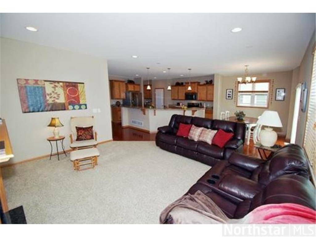 11622 Ivywood CIR, Woodbury, MN 55129