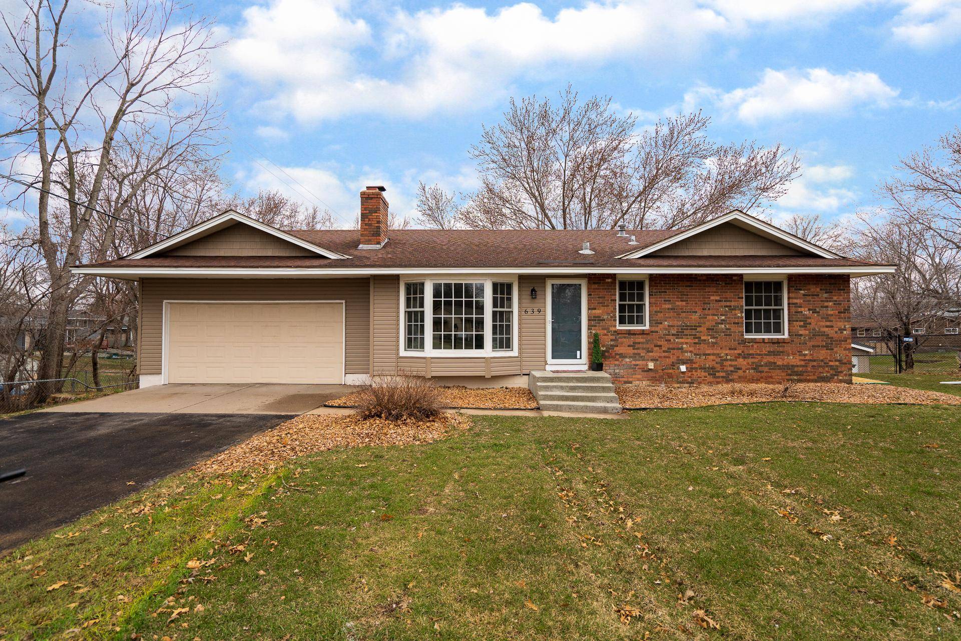 639 117th CIR NE, Blaine, MN 55434