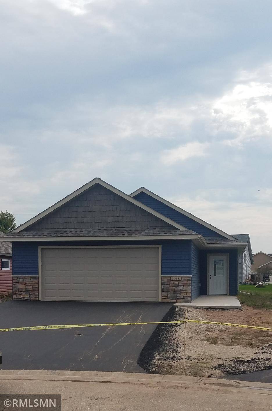 1758 Aspen DR, New Richmond, WI 54016