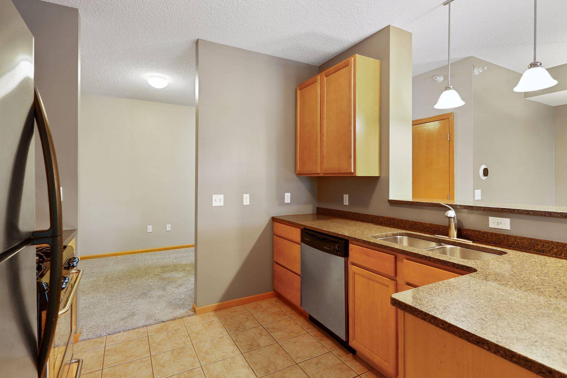 2565 Franklin AVE #213, Saint Paul, MN 55114
