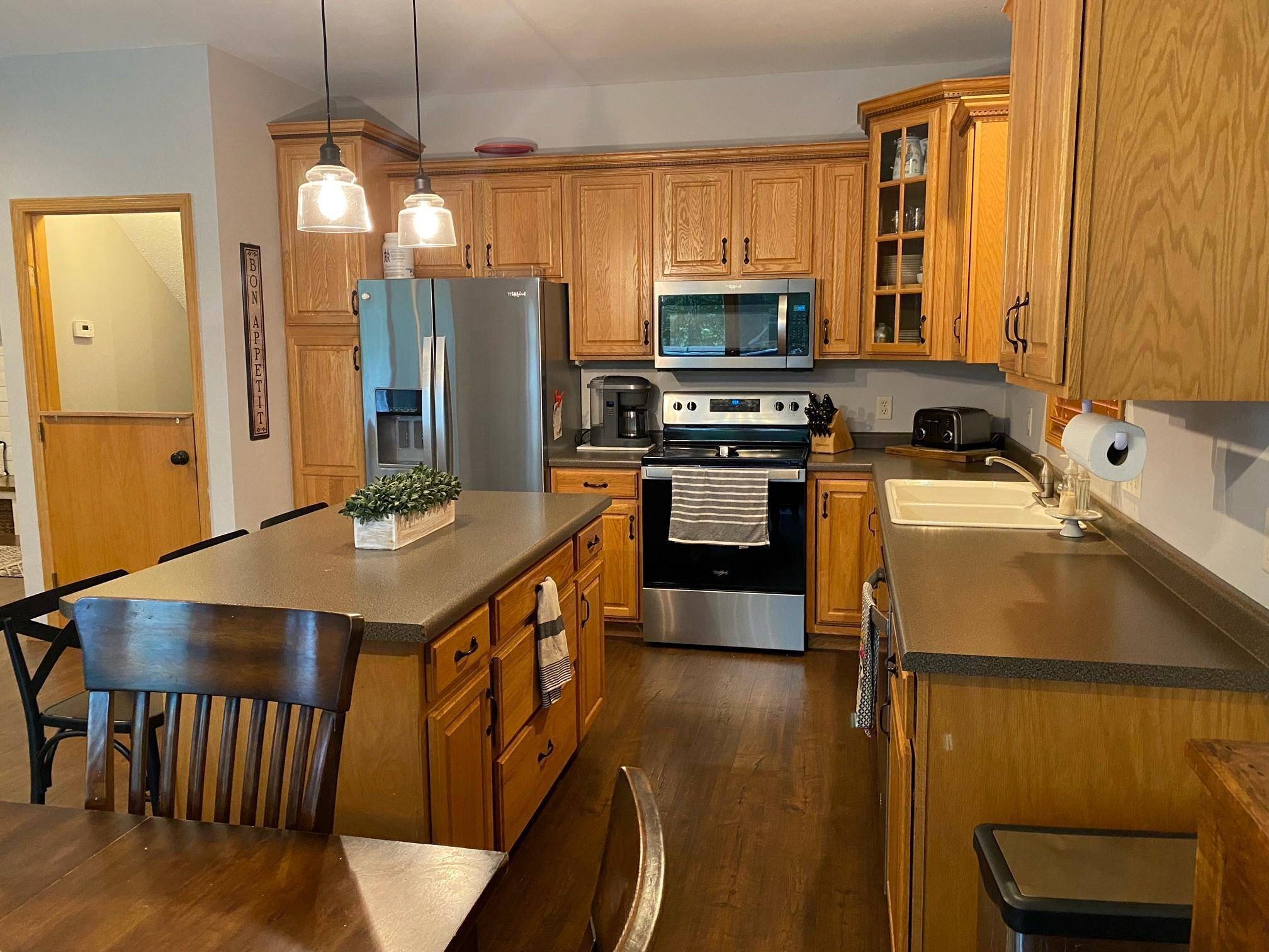 2713 Galway CT, Hudson, WI 54016