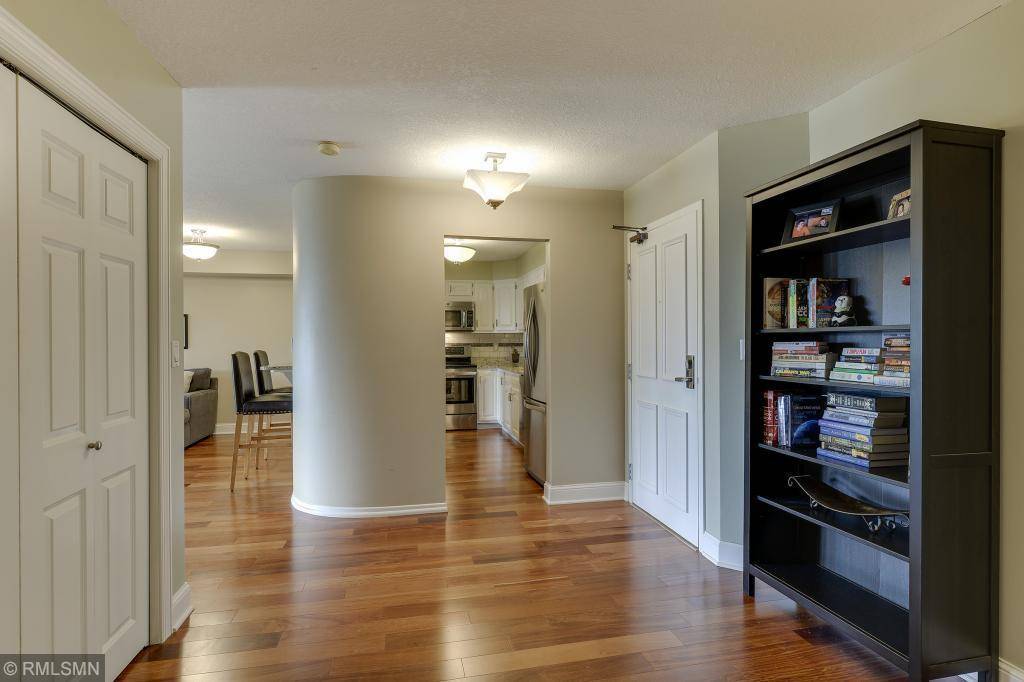 110 Bank ST SE #L1104, Minneapolis, MN 55414