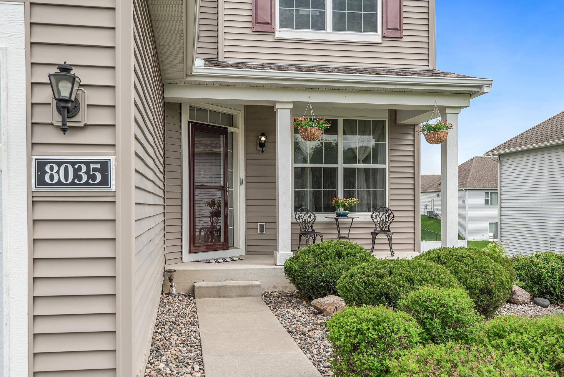 8035 Spring Lake LN, Shakopee, MN 55379