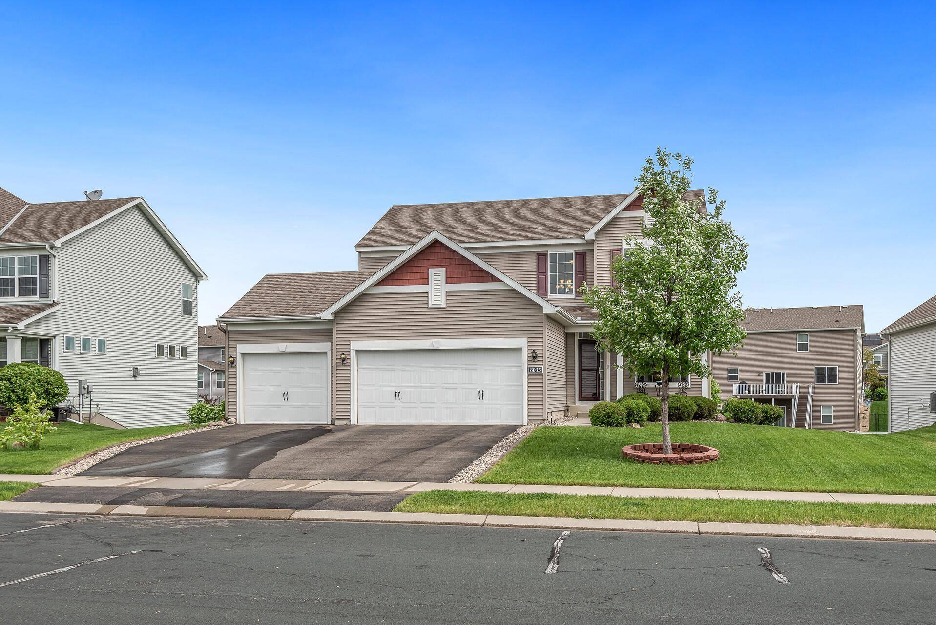 8035 Spring Lake LN, Shakopee, MN 55379