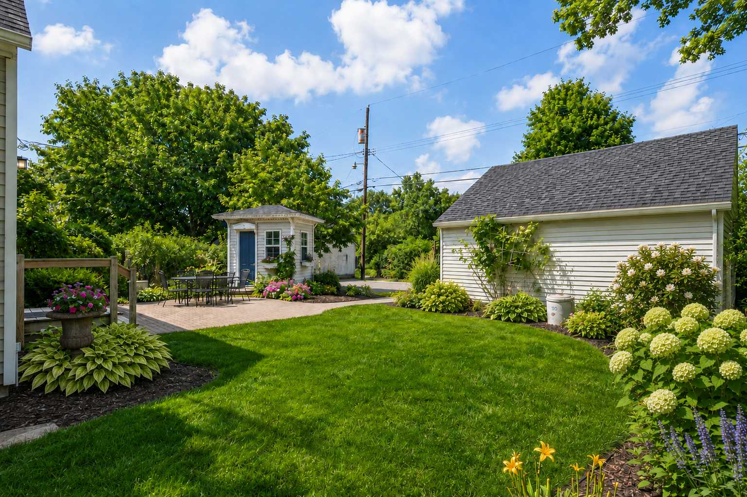 1507 Hoyt AVE W, Falcon Heights, MN 55108