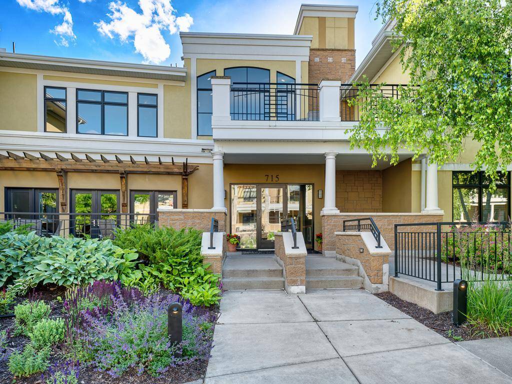 715 Linden ST #204, Mendota Heights, MN 55118