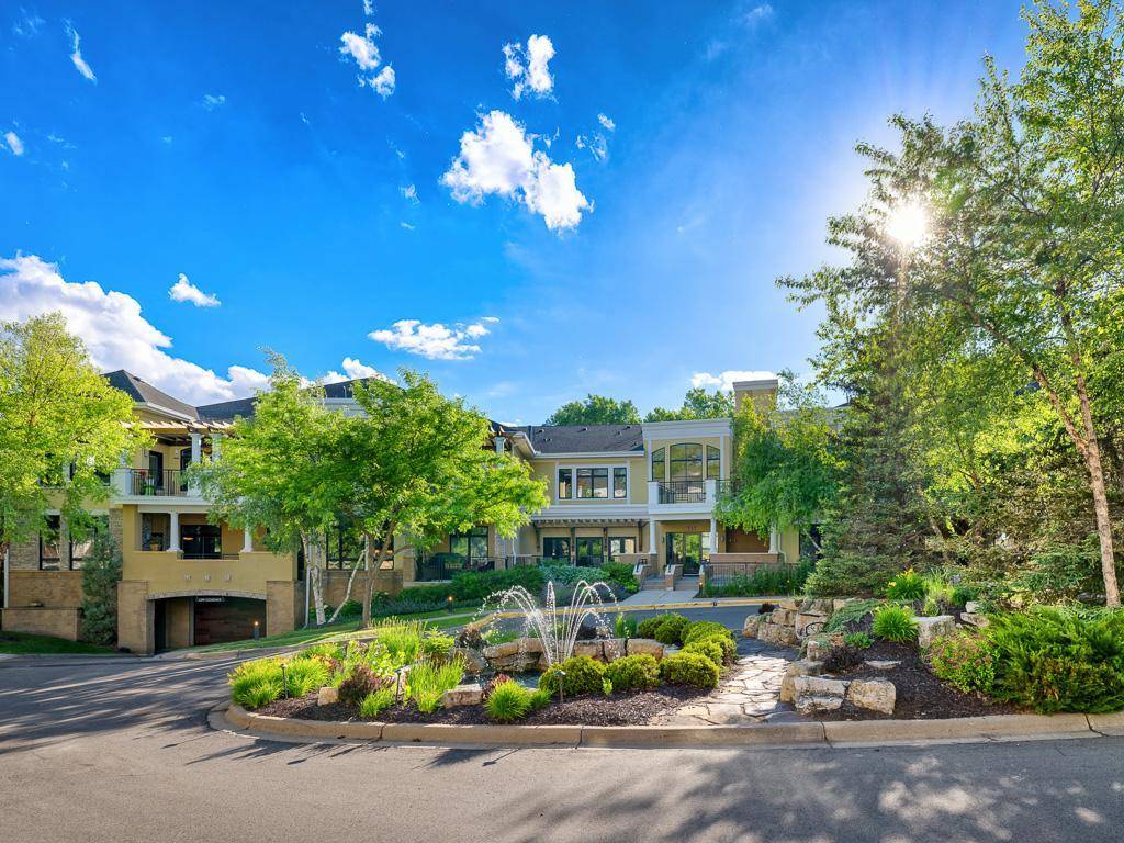 715 Linden ST #204, Mendota Heights, MN 55118