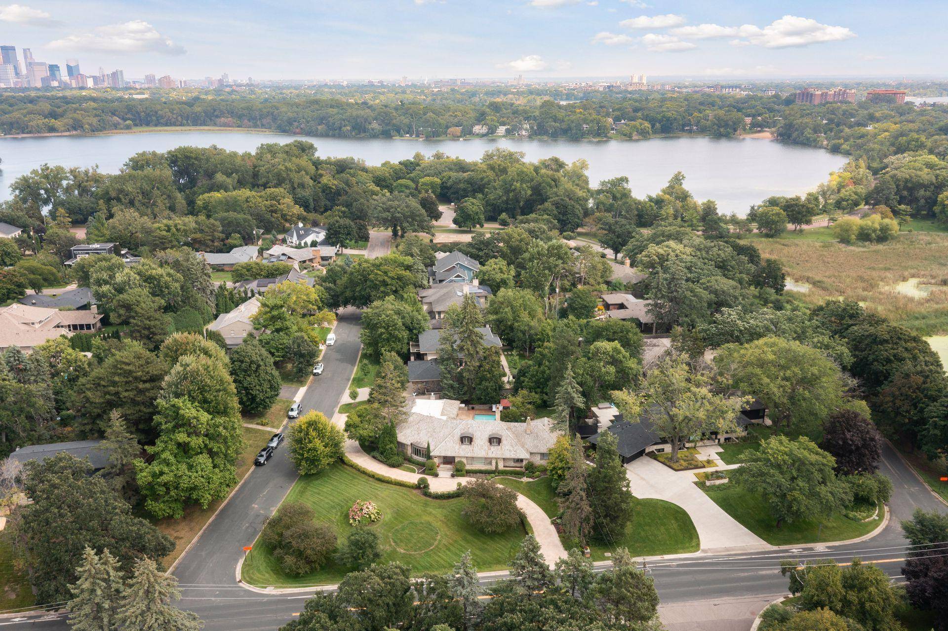 2501 France AVE S, Saint Louis Park, MN 55416