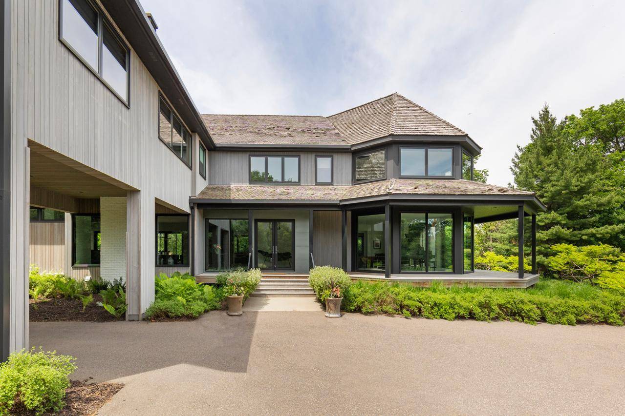 2657 Woodbridge RD, Minnetonka Beach, MN 55391