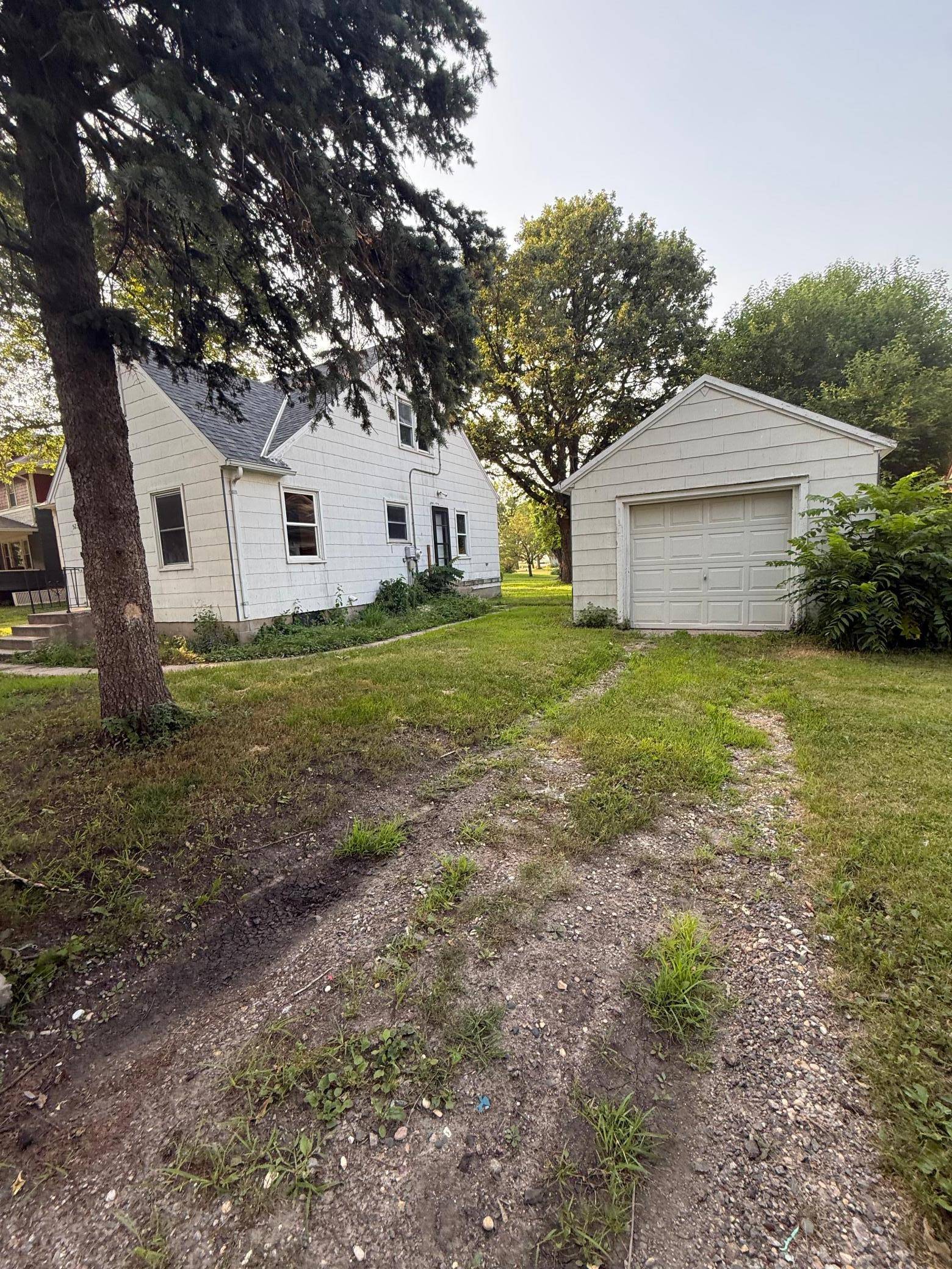 523 E 11th ST, Gibbon, MN 55335