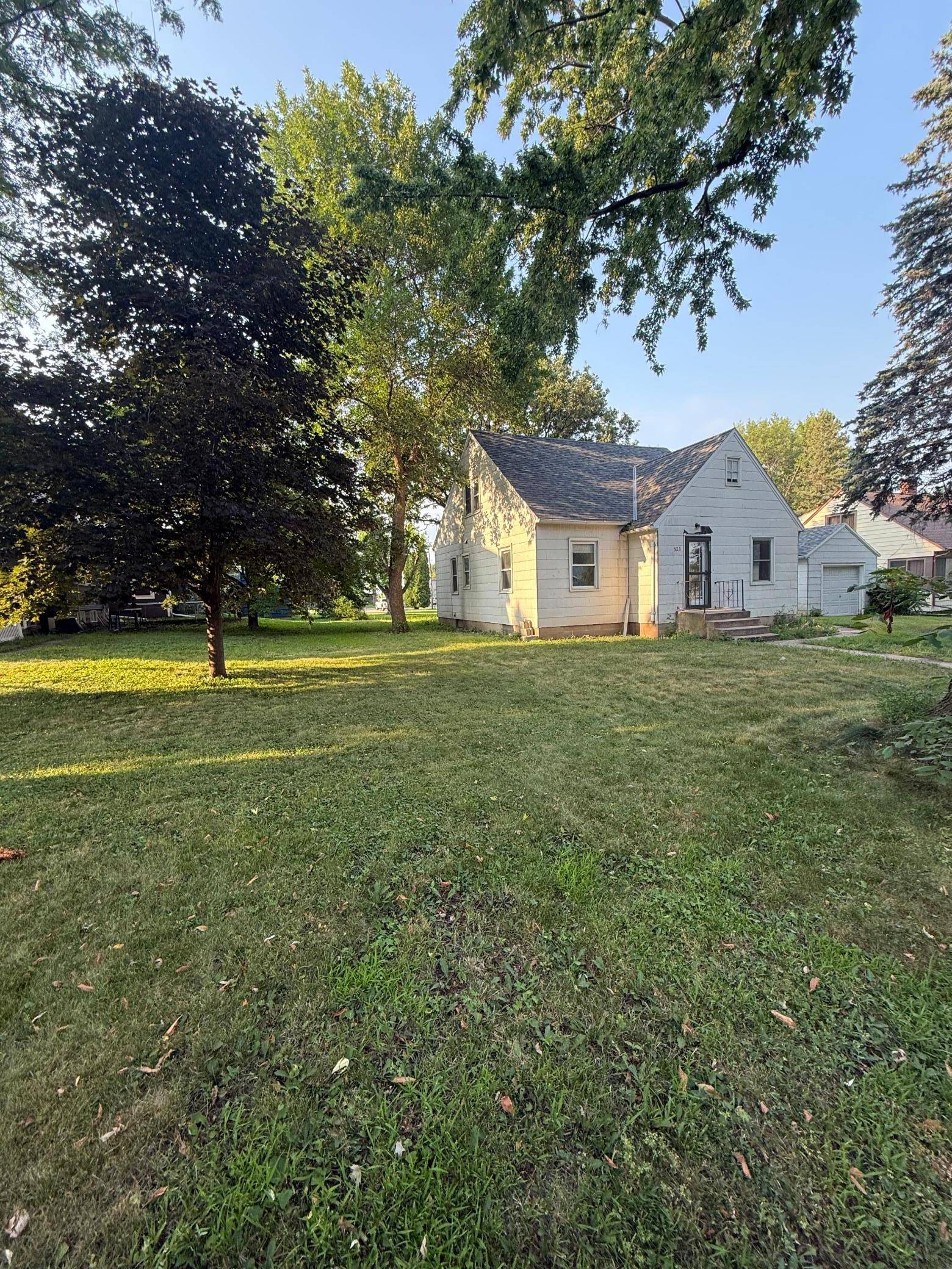 523 E 11th ST, Gibbon, MN 55335