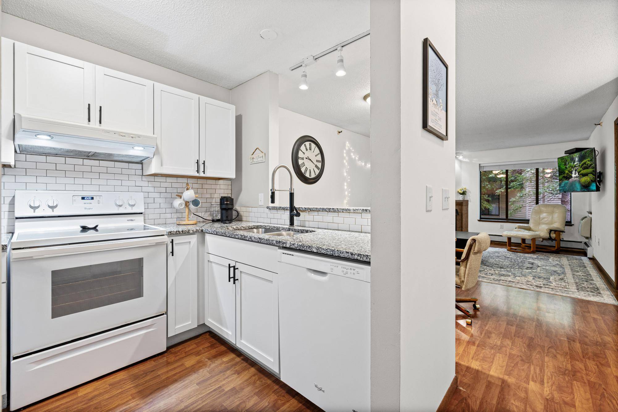 7618 York AVE S #1218, Edina, MN 55435