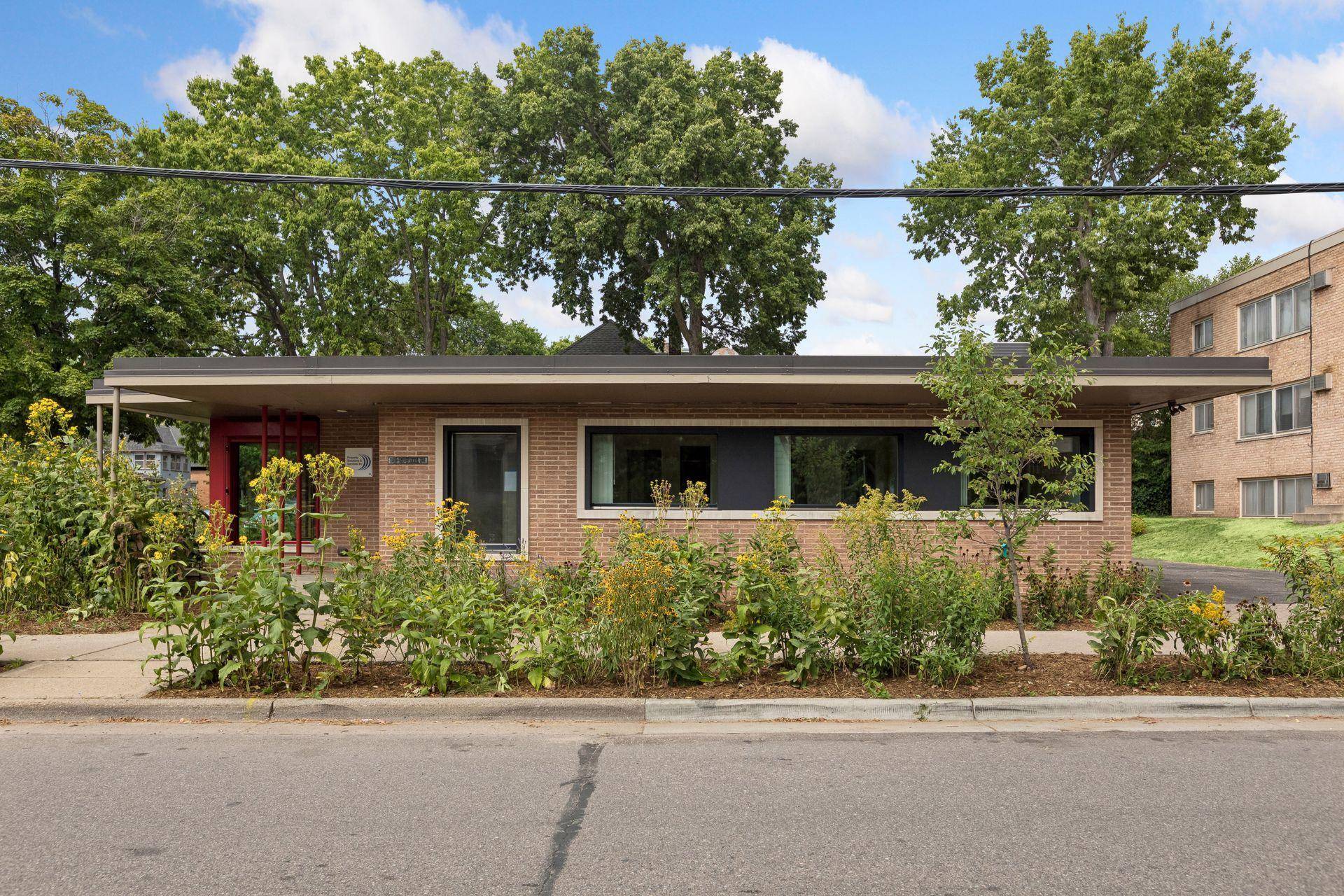 901 23rd AVE NE, Minneapolis, MN 55418