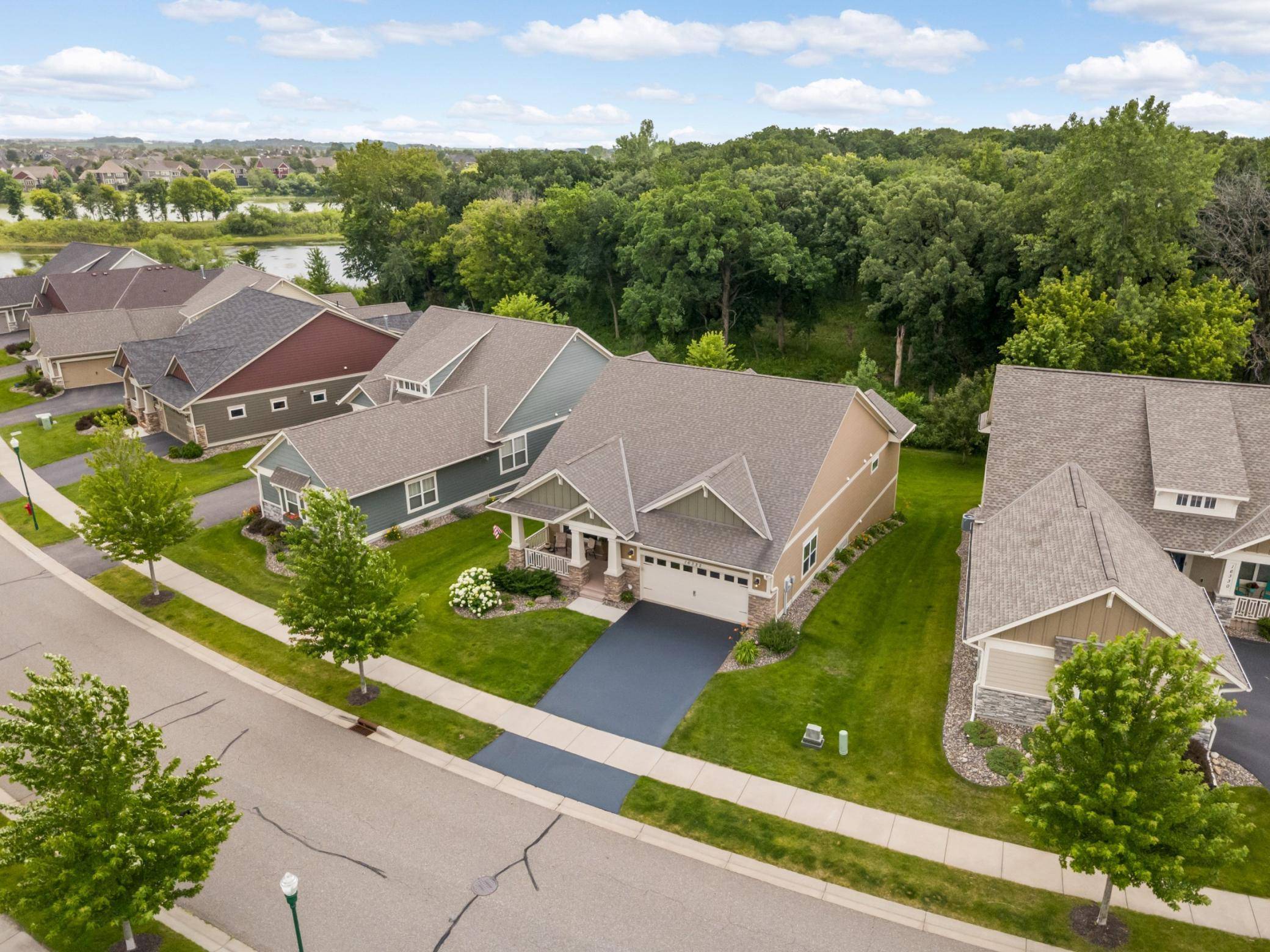 16322 Equestrian TRL, Lakeville, MN 55044