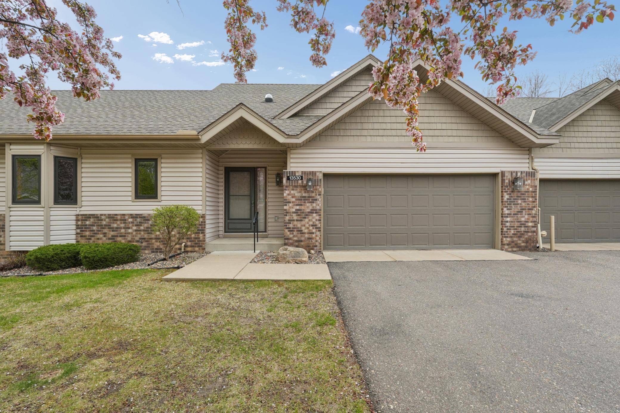 13530 Parkwood DR, Burnsville, MN 55337