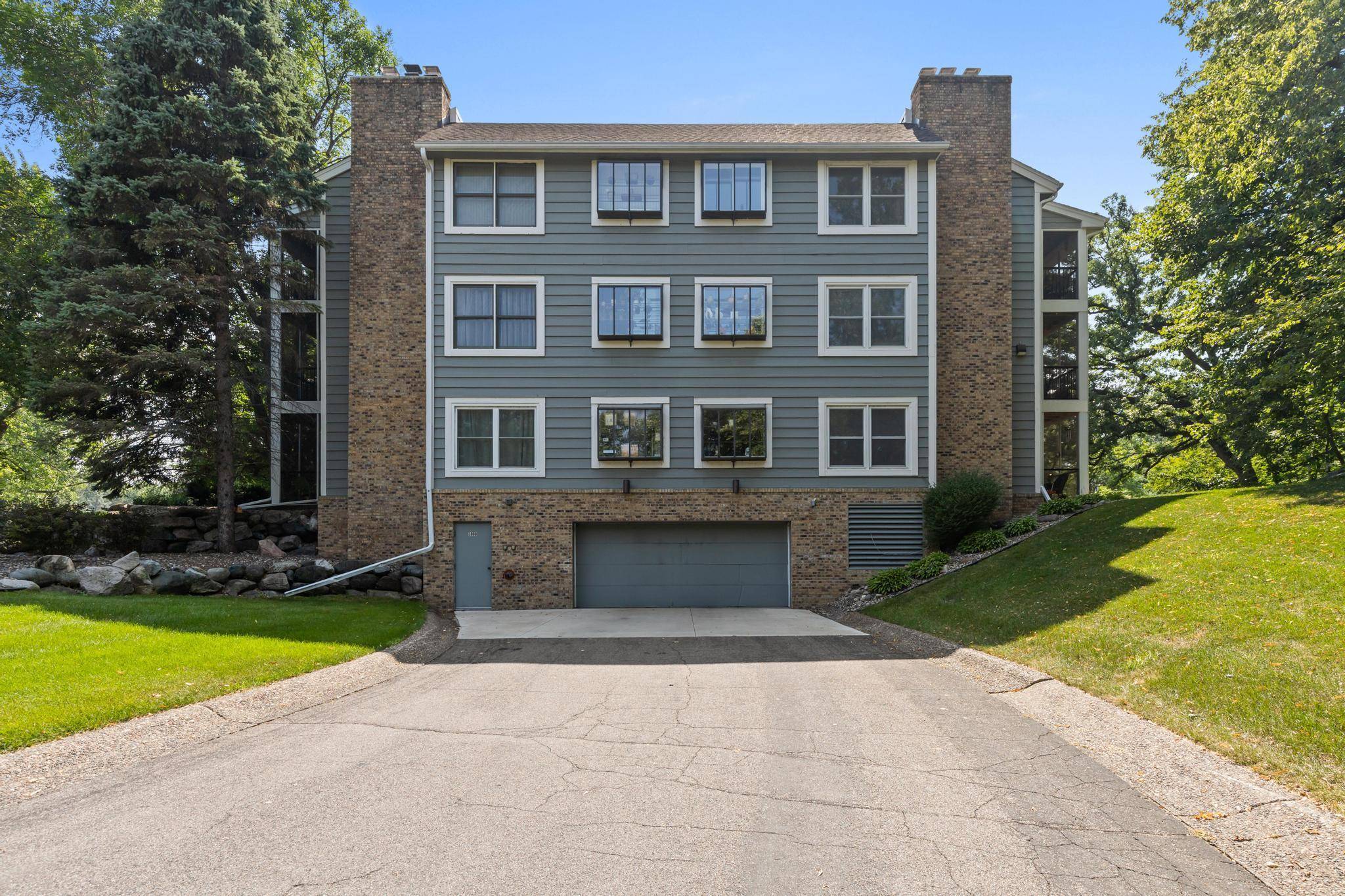 3000 Saint Albans Mill RD #103, Hopkins, MN 55305