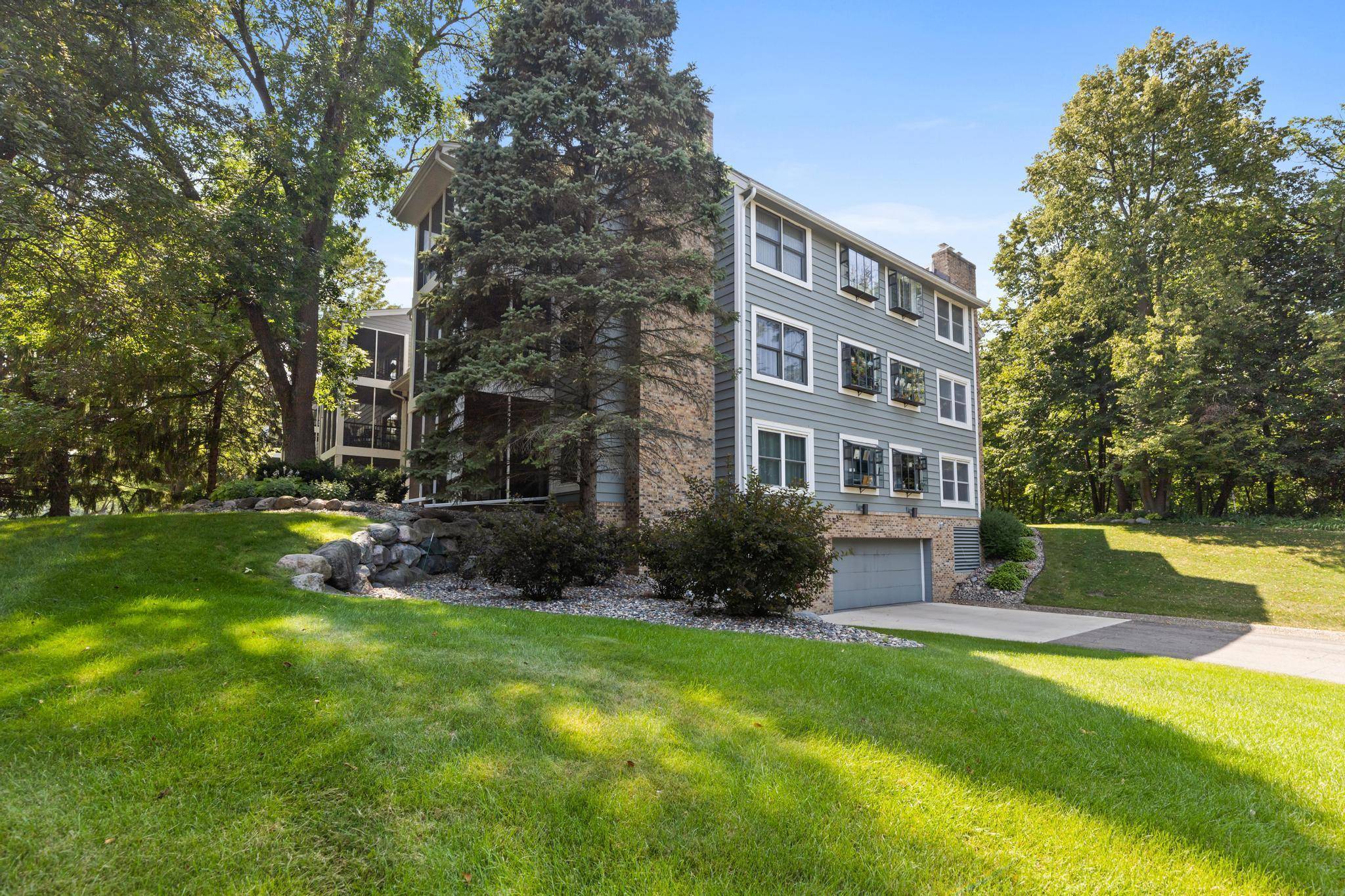 3000 Saint Albans Mill RD #103, Hopkins, MN 55305