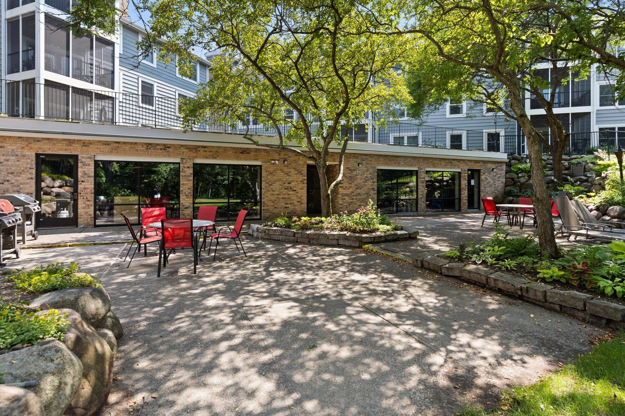 3000 Saint Albans Mill RD #103, Hopkins, MN 55305