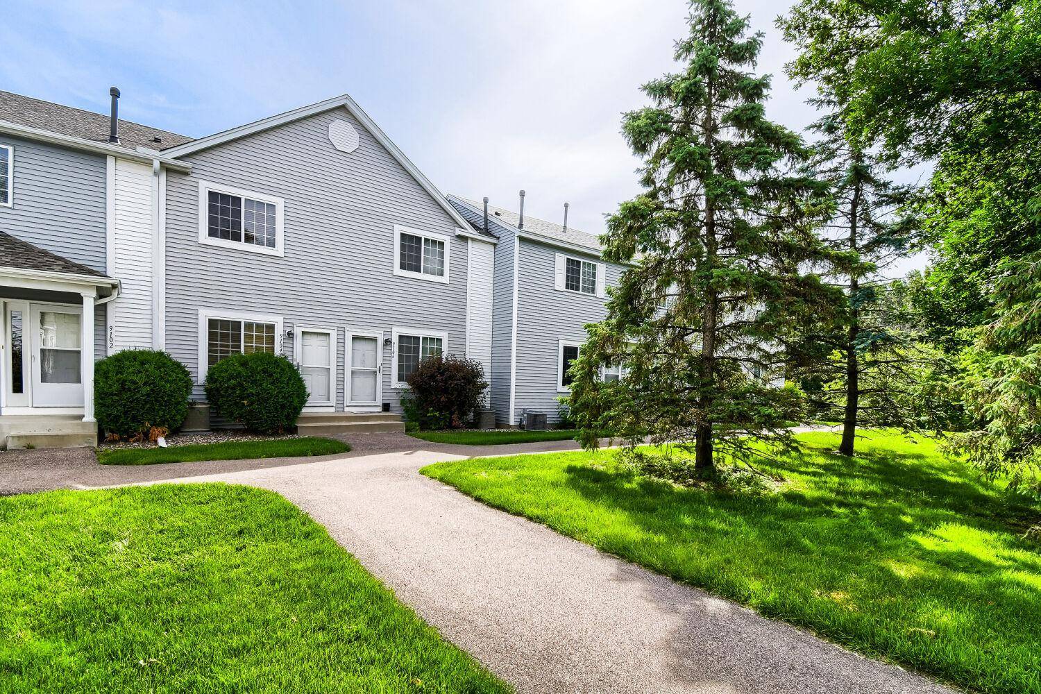 9102 Terra Verde Trail, Eden Prairie, MN 55347