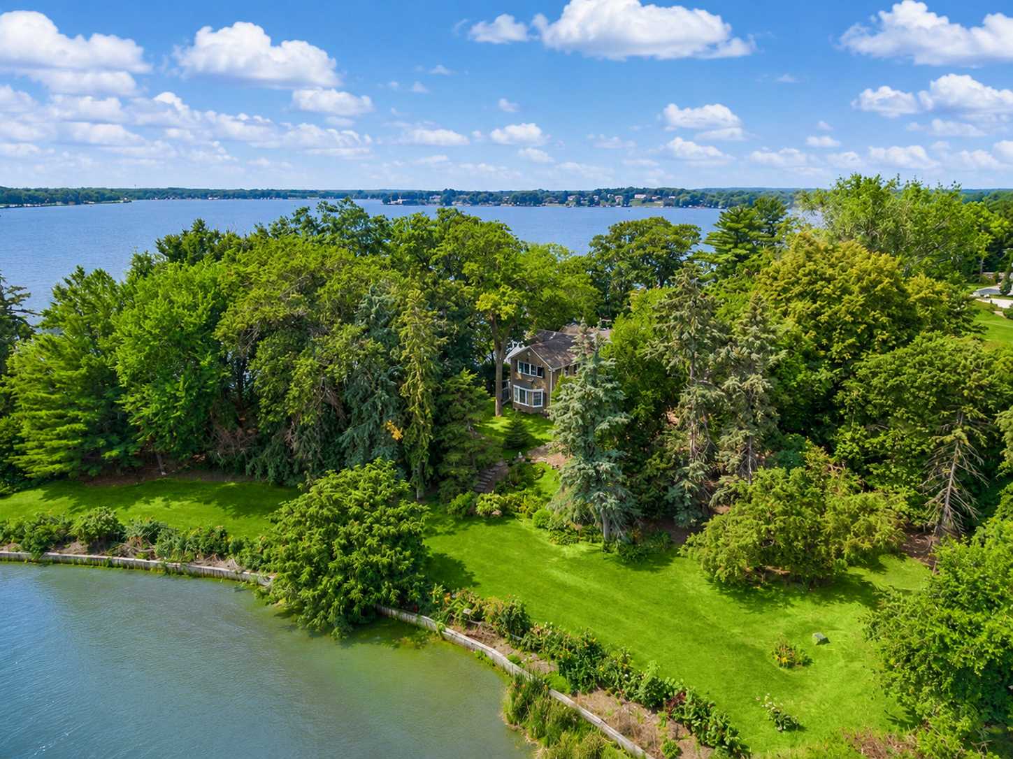 2425 N Shore DR, Orono, MN 55391