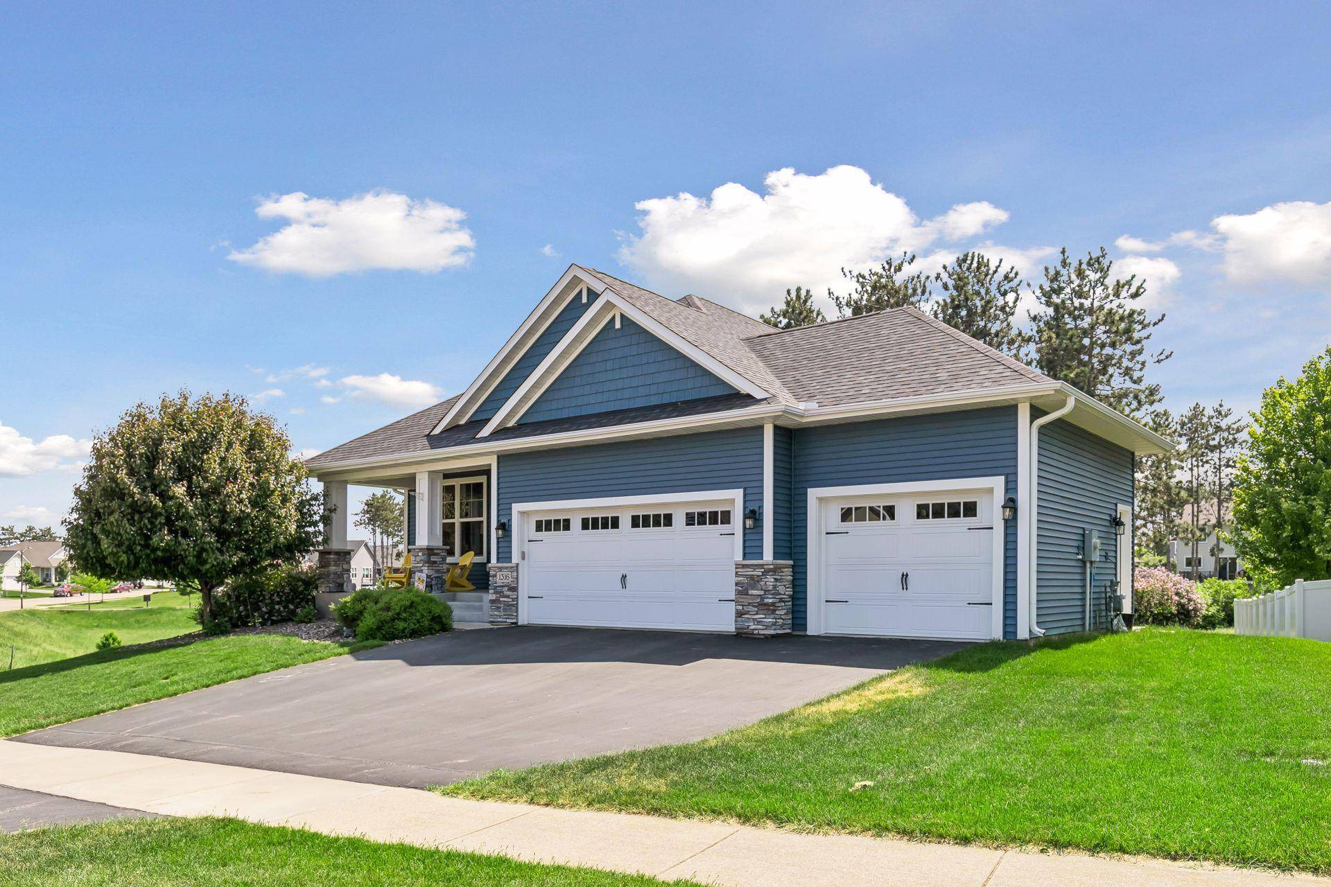1316 Bluff Border RD, New Richmond, WI 54017