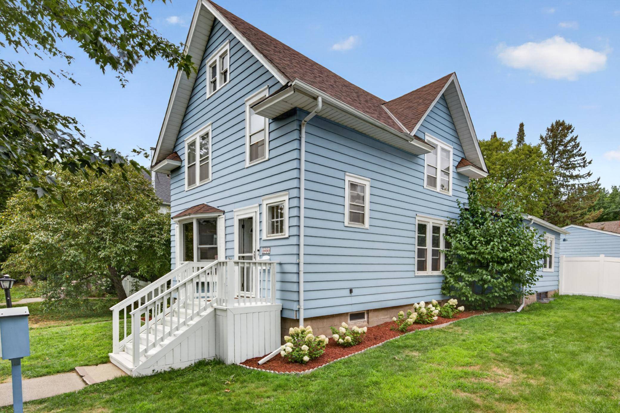 1033 Armstrong AVE, Saint Paul, MN 55102
