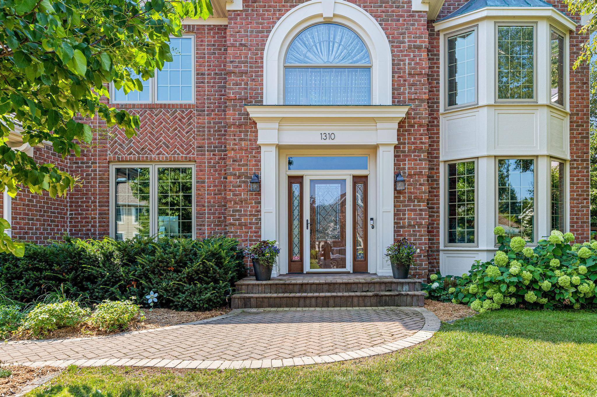 1310 Woodcrest AVE, Shoreview, MN 55126