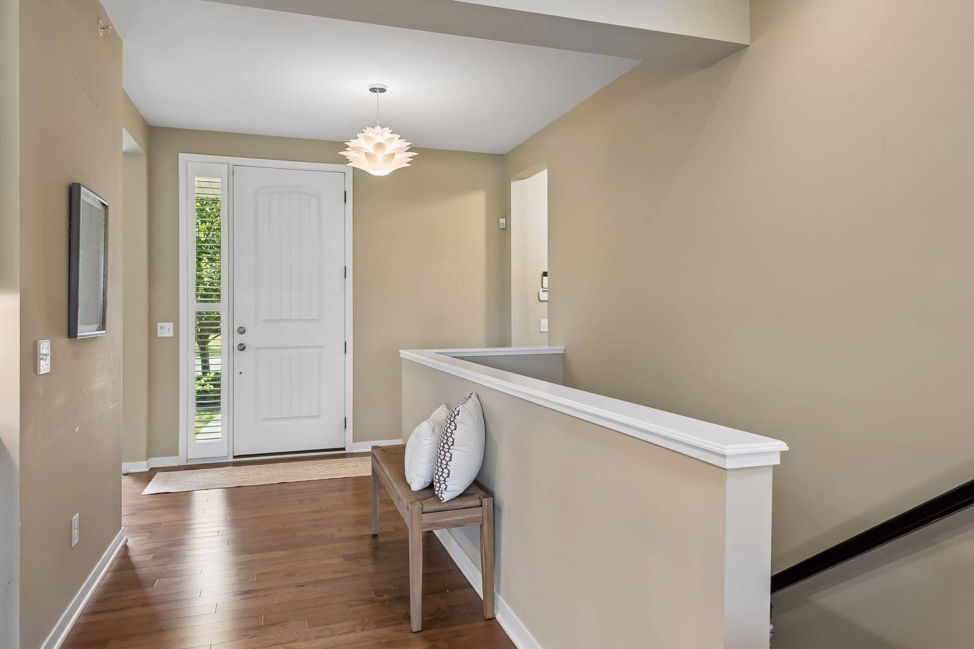 10786 Lyndale Bluffs TRL, Bloomington, MN 55420