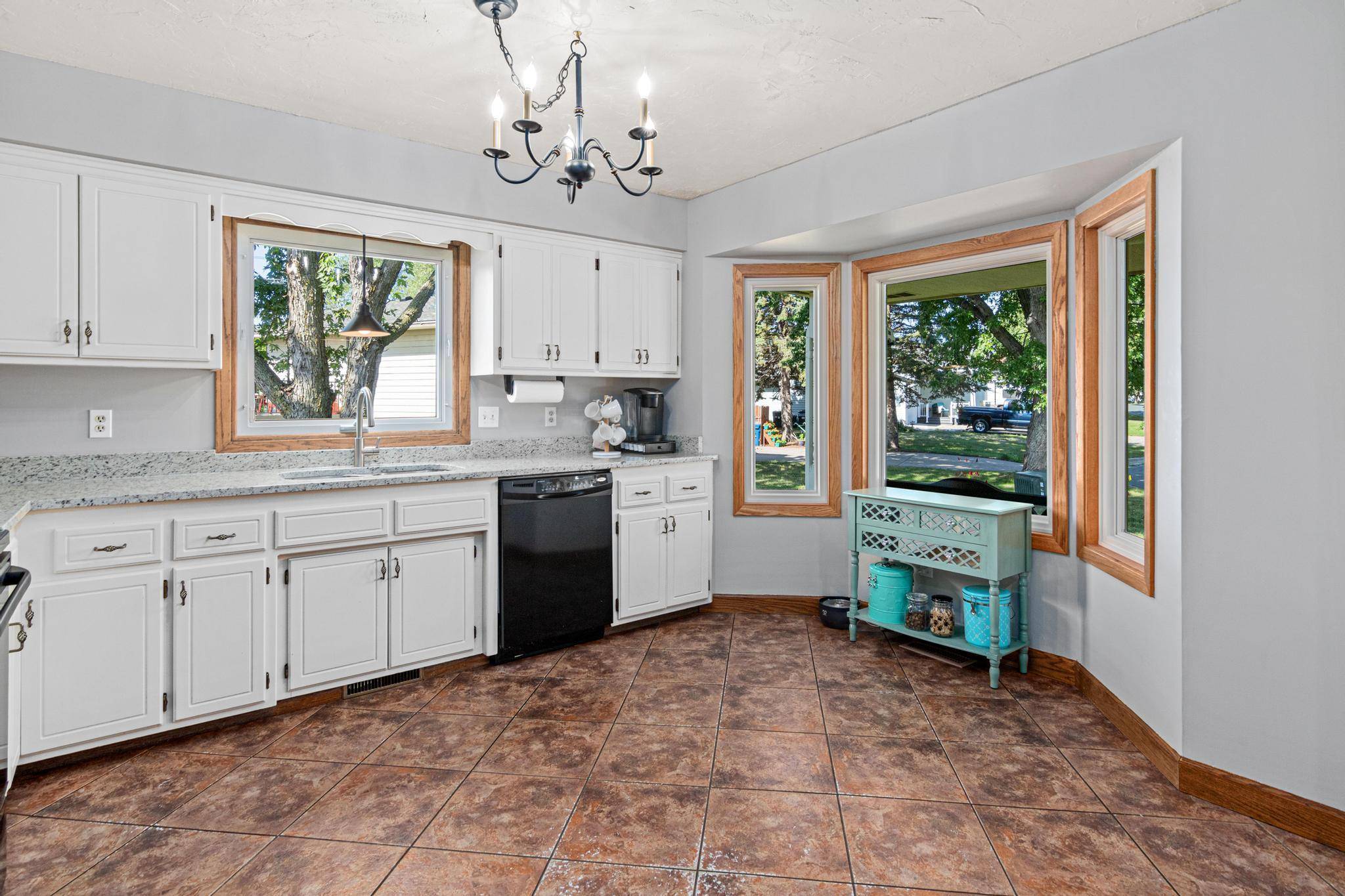 9712 Trenton LN N, Maple Grove, MN 55369