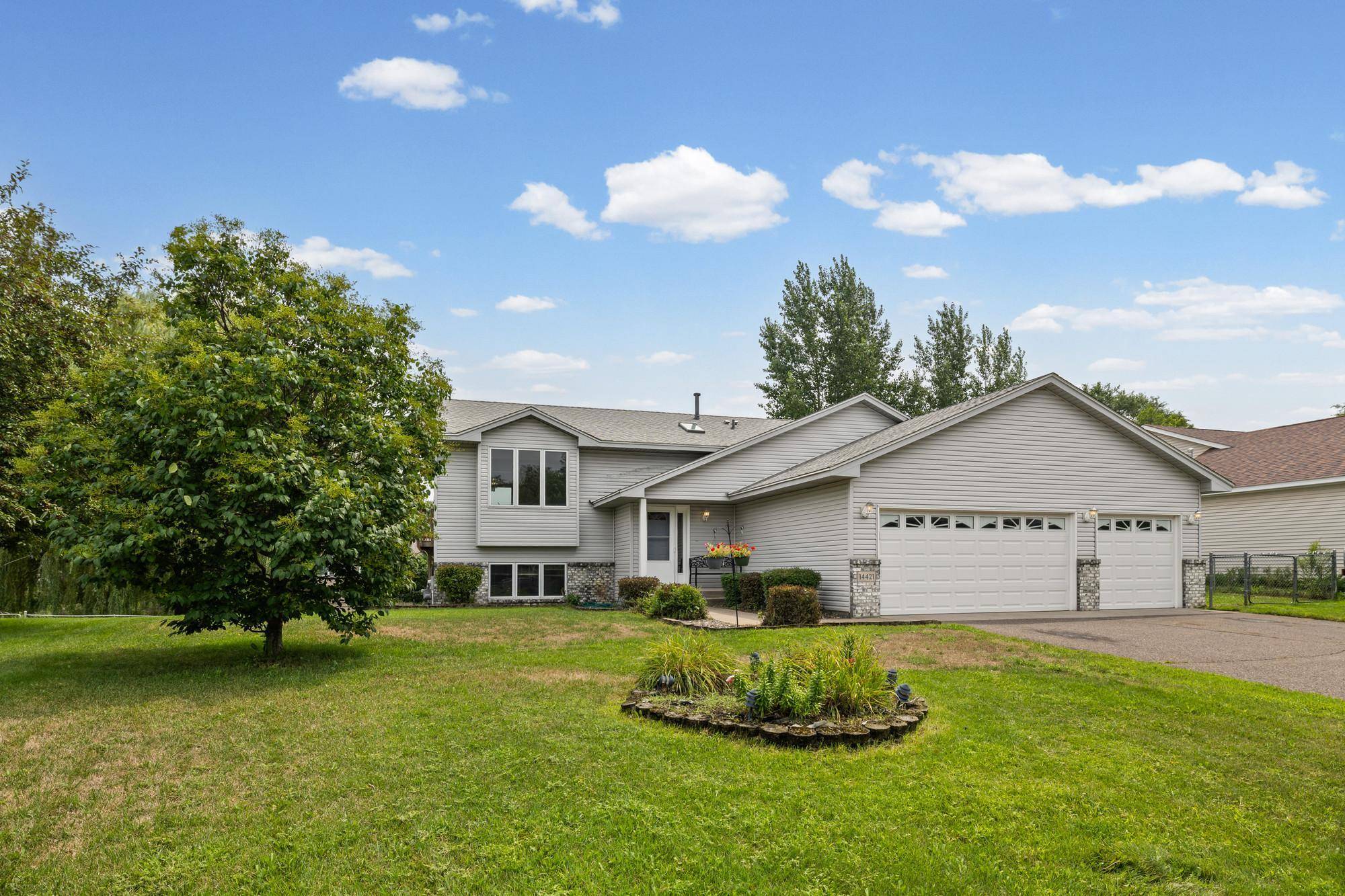 14421 Tungsten WAY NW, Anoka, MN 55303