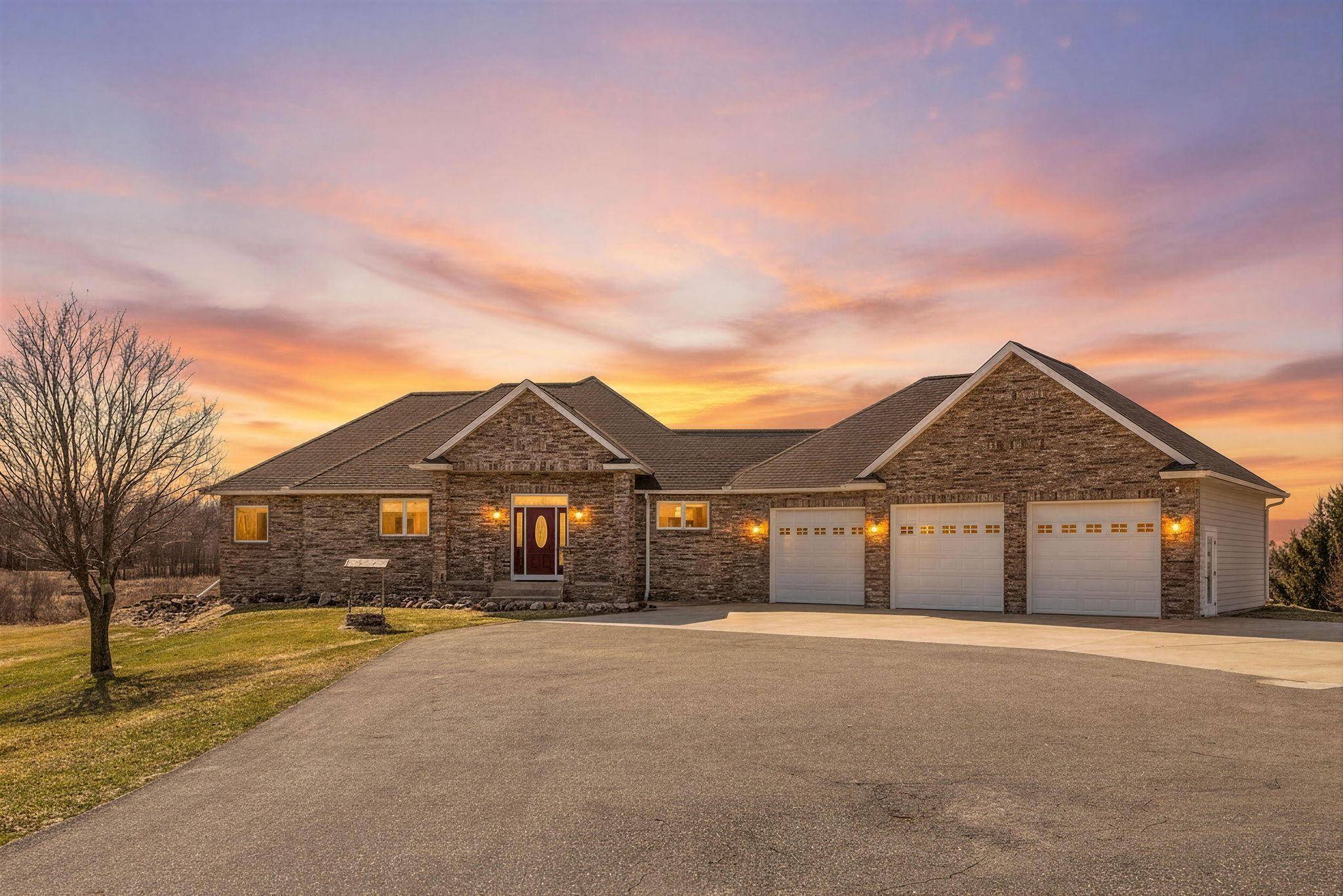 44154 Skogman Lake RD, Cambridge, MN 55008