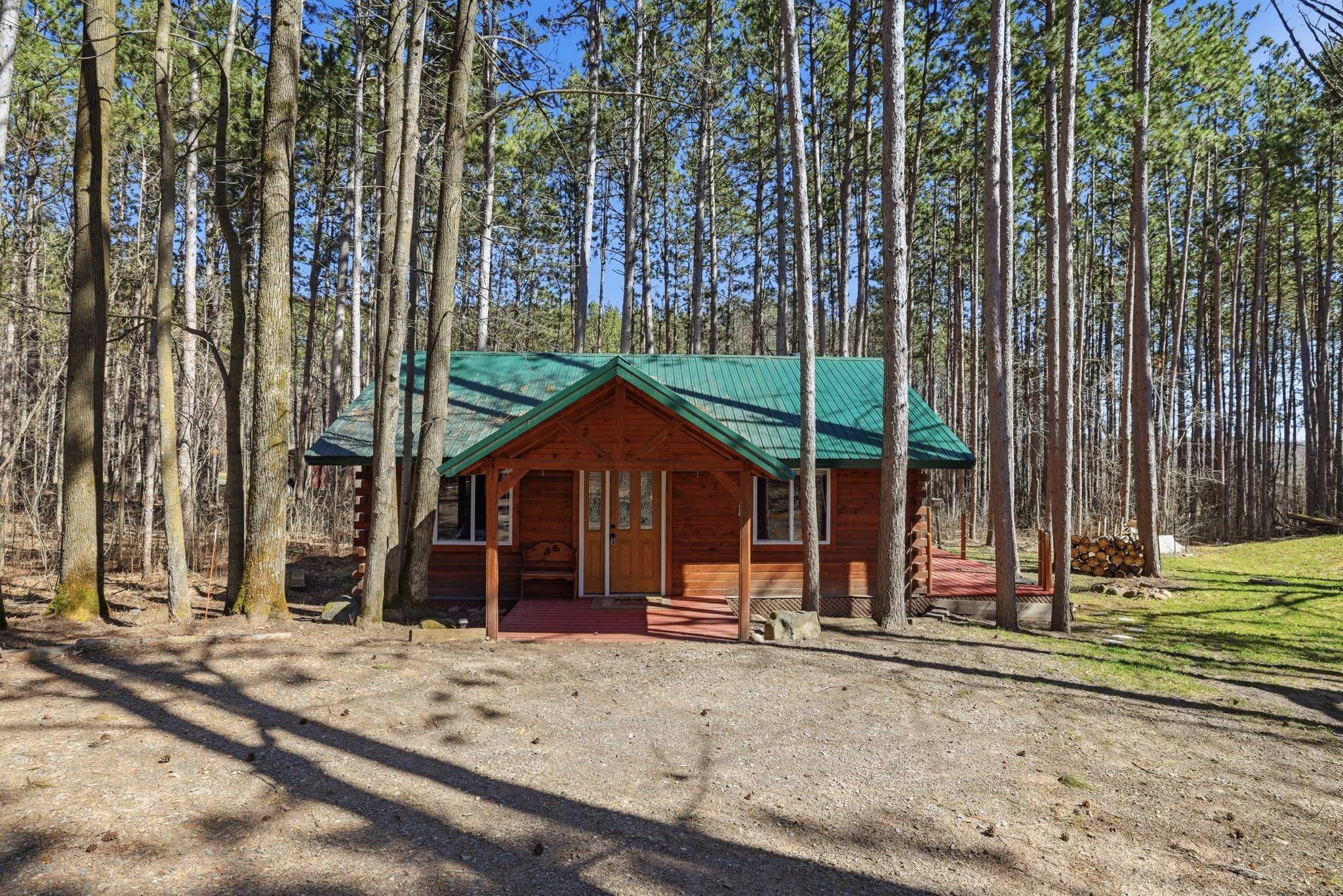 2633 Pine LN, Mora, MN 55051