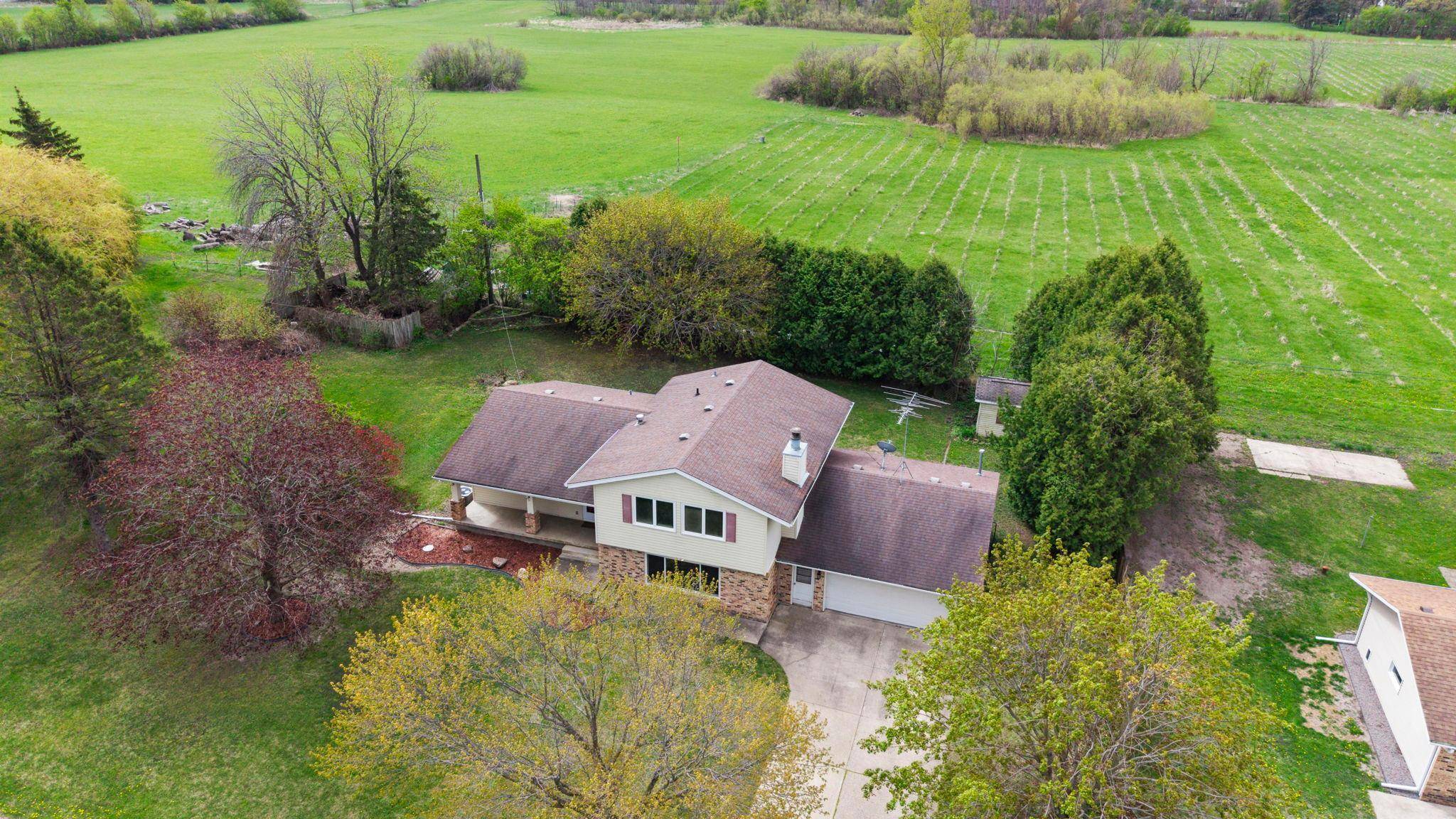 2055 Edgewood DR, Owatonna, MN 55060