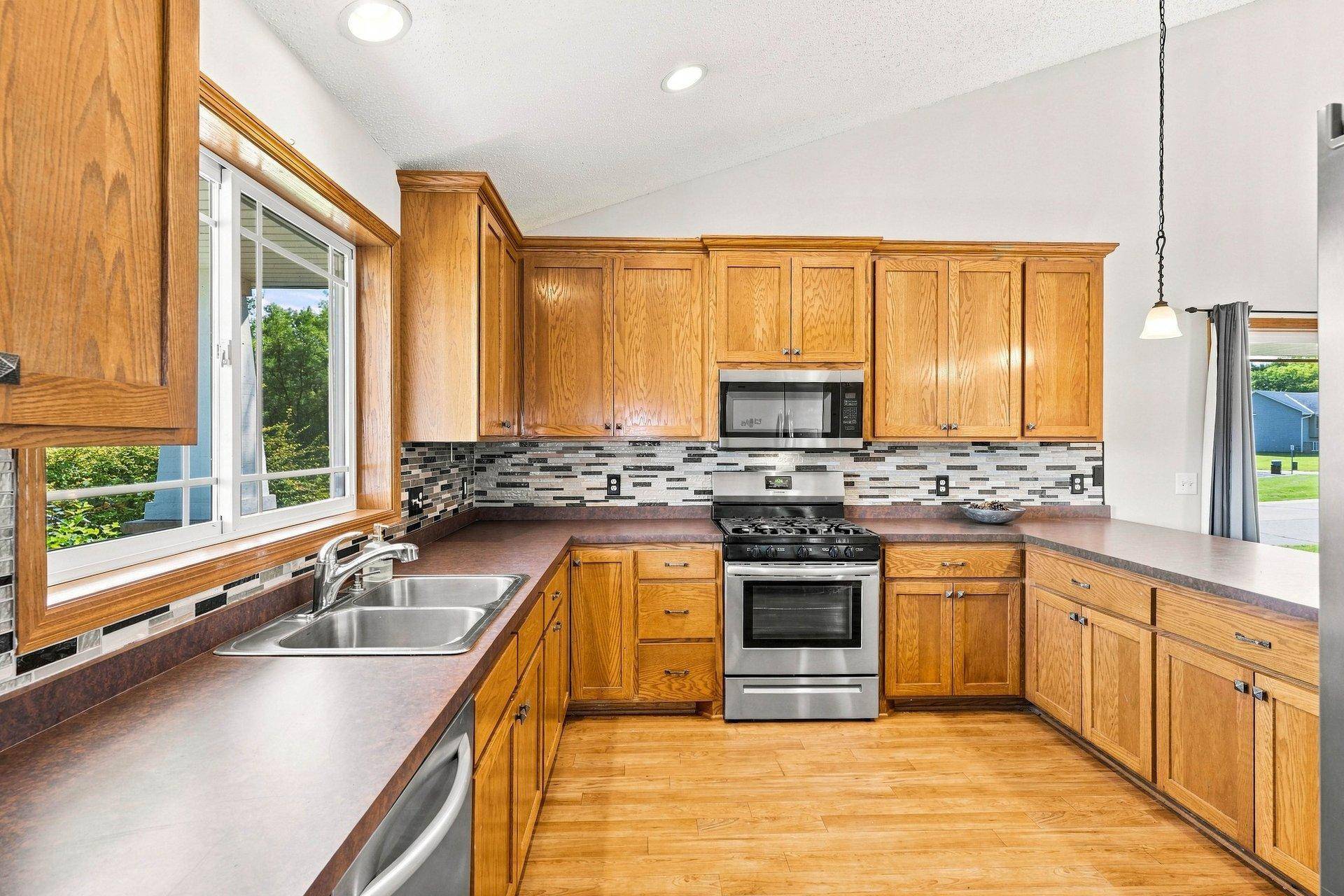 9195 Prairie ST, Elko New Market, MN 55020