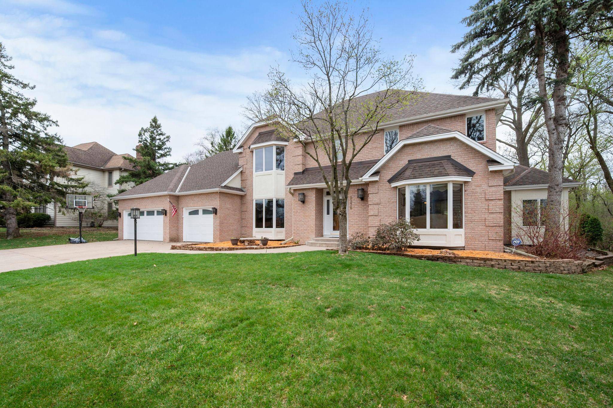 9376 Wedgewood Drive, Woodbury, MN 55125