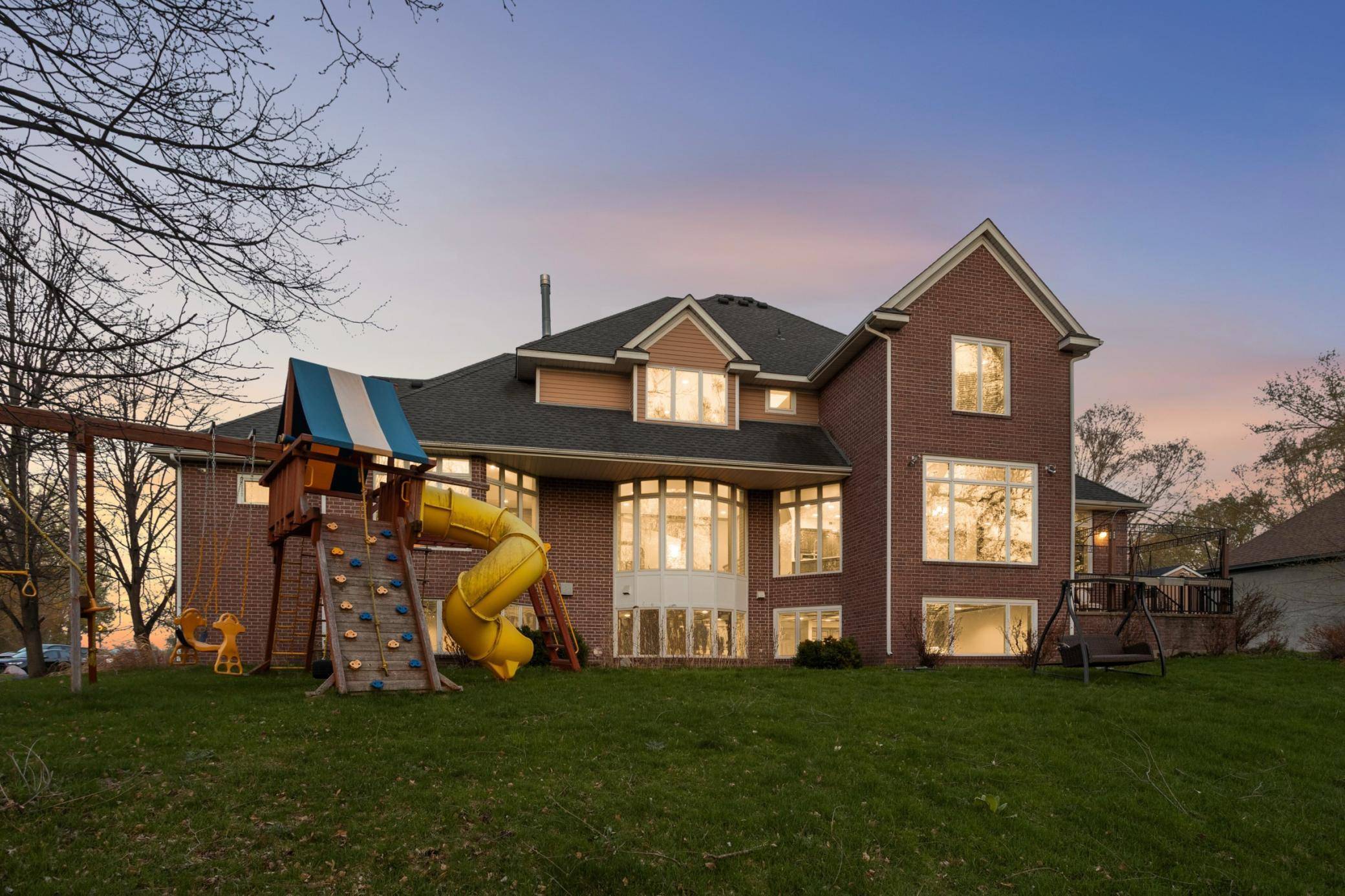 2437 Sunset CT, Little Canada, MN 55117