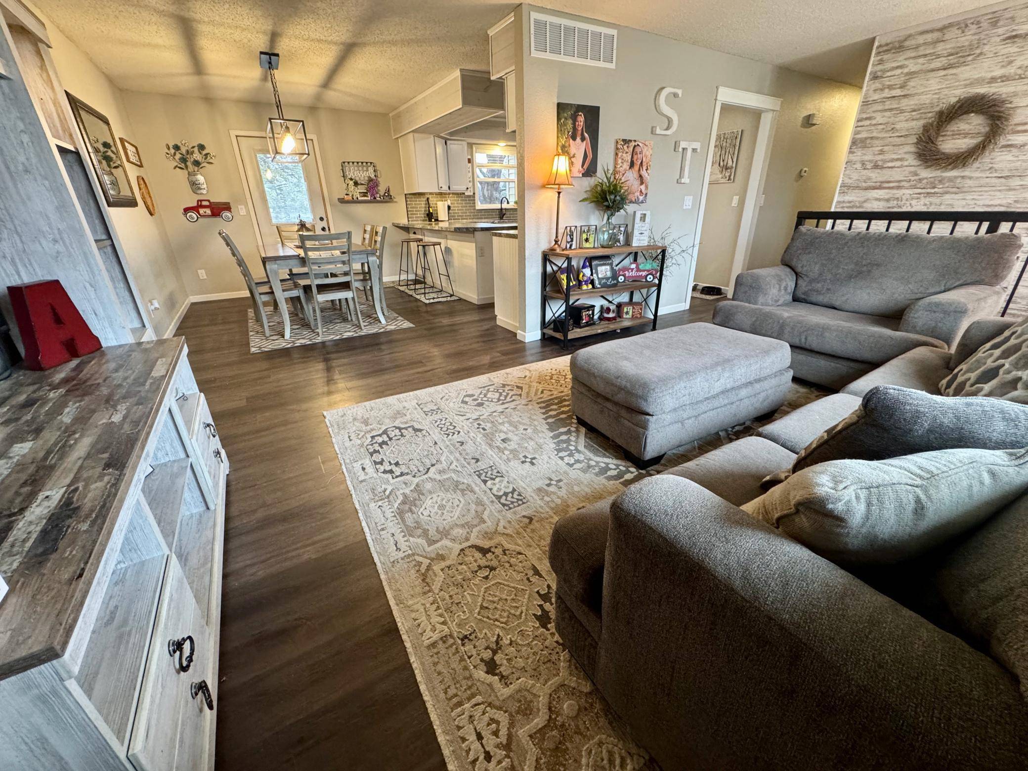 501 Hawthorne DR, Marshall, MN 56258