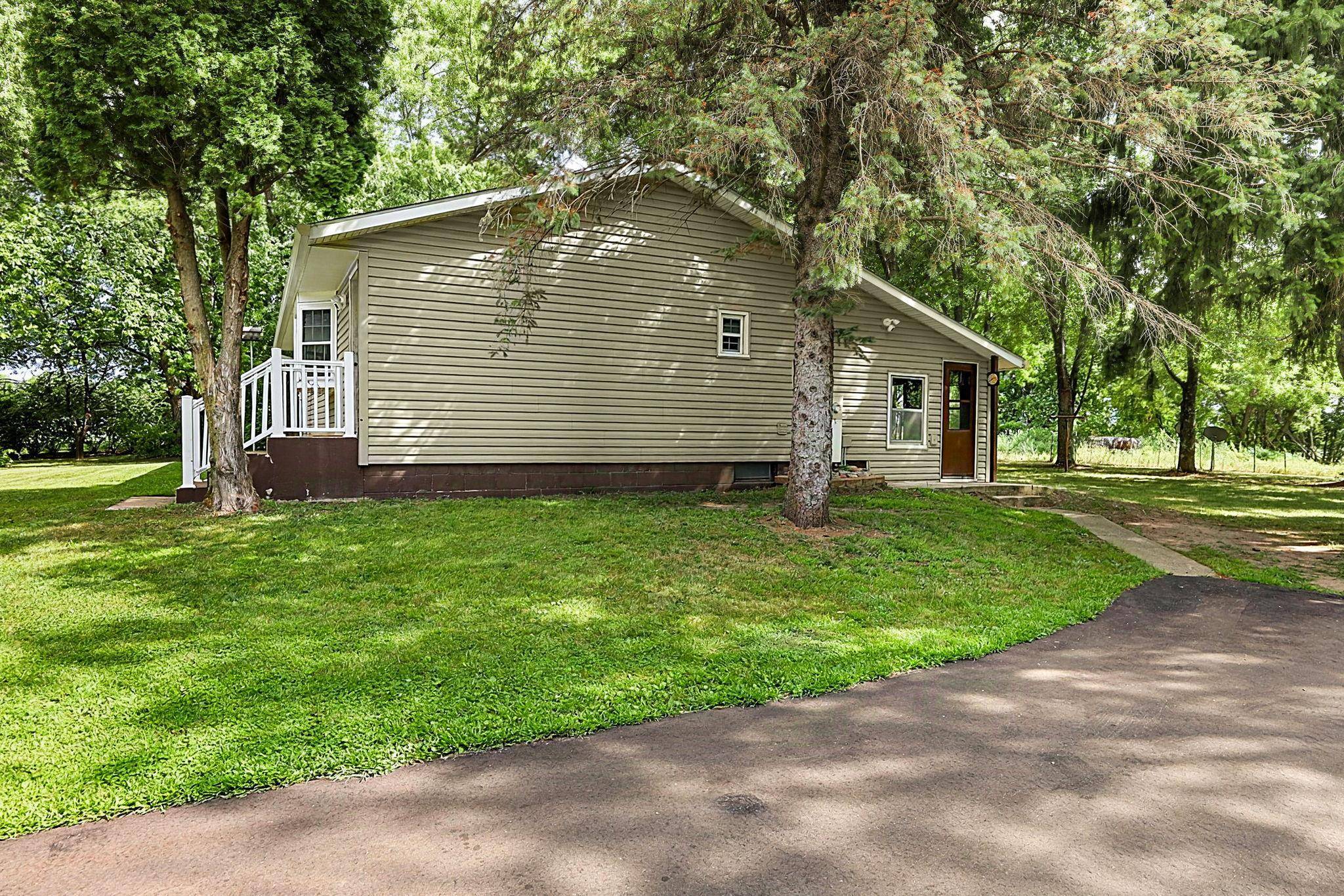 25385 County Road 34, Paynesville, MN 56362