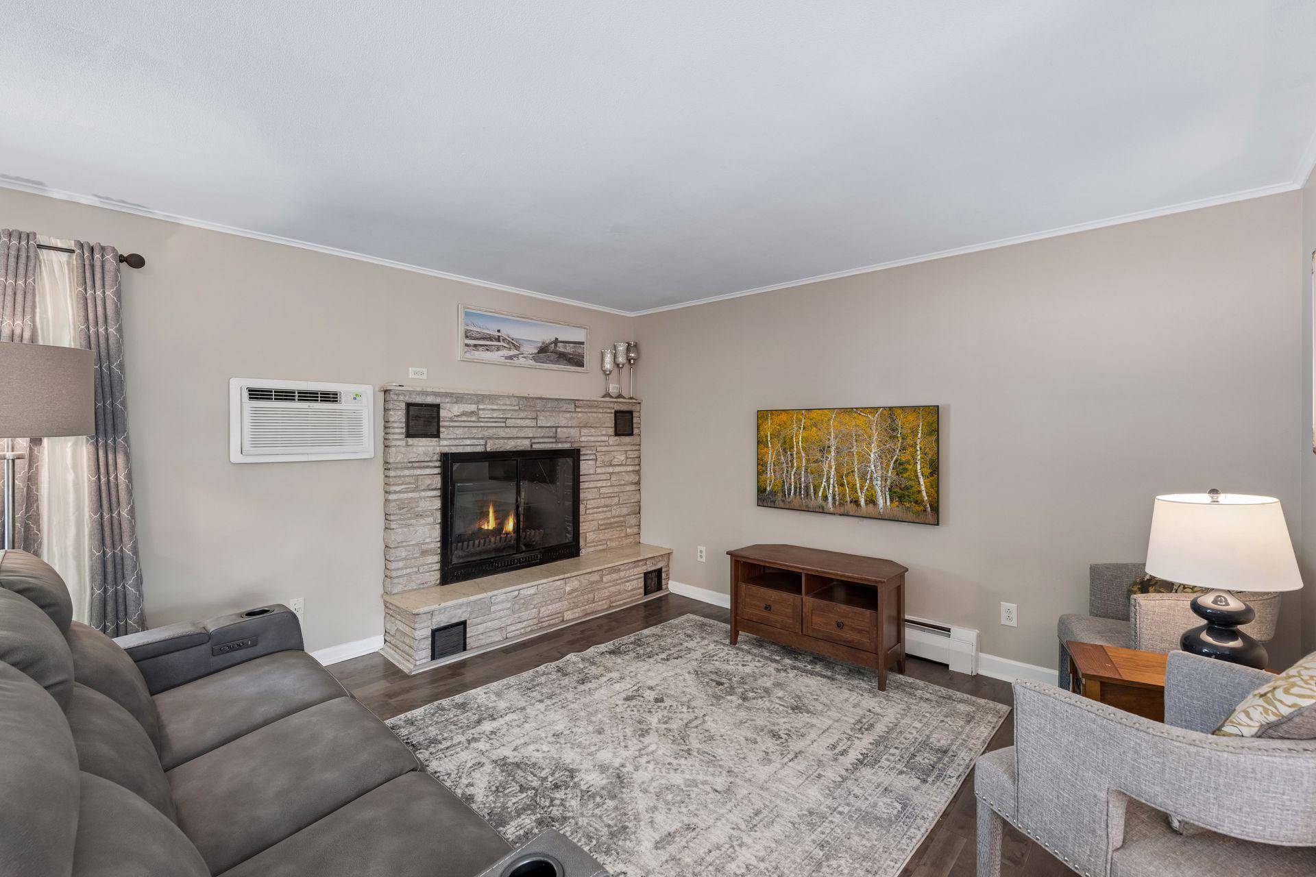 4569 Shoreline DR, Spring Park, MN 55384