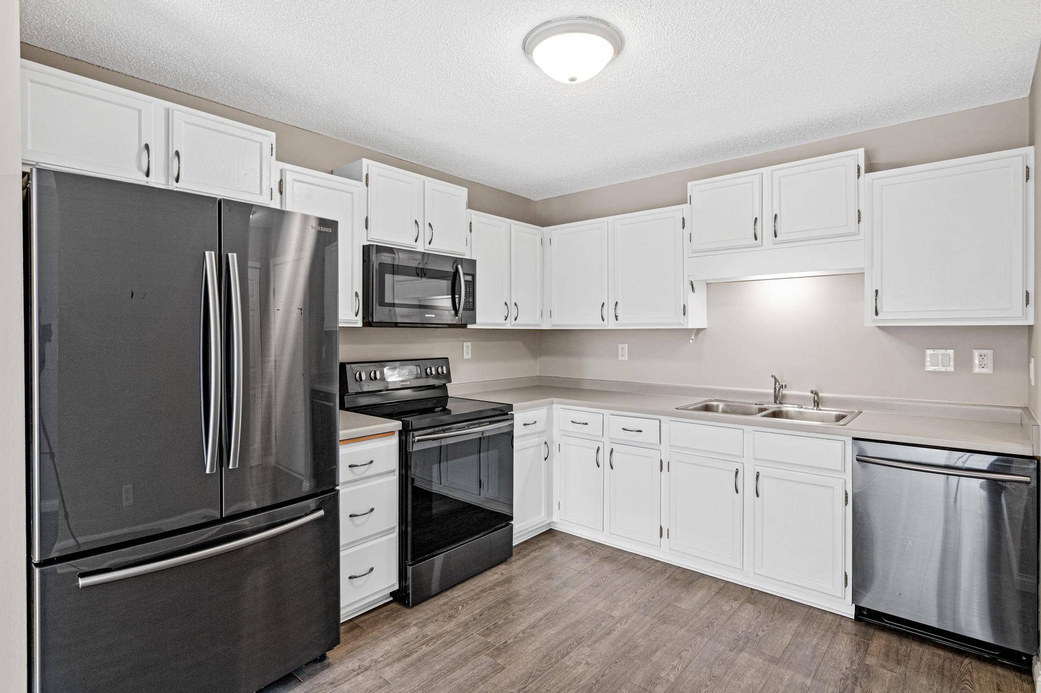 66 9th ST E #1613, Saint Paul, MN 55101