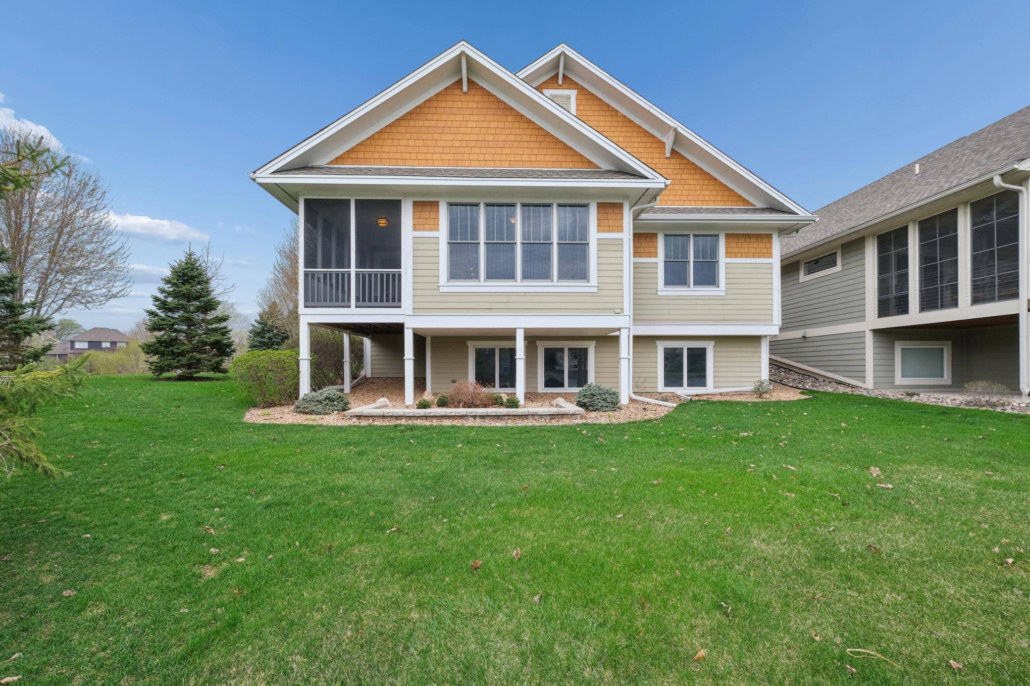 1317 Waters PATH, Woodbury, MN 55129