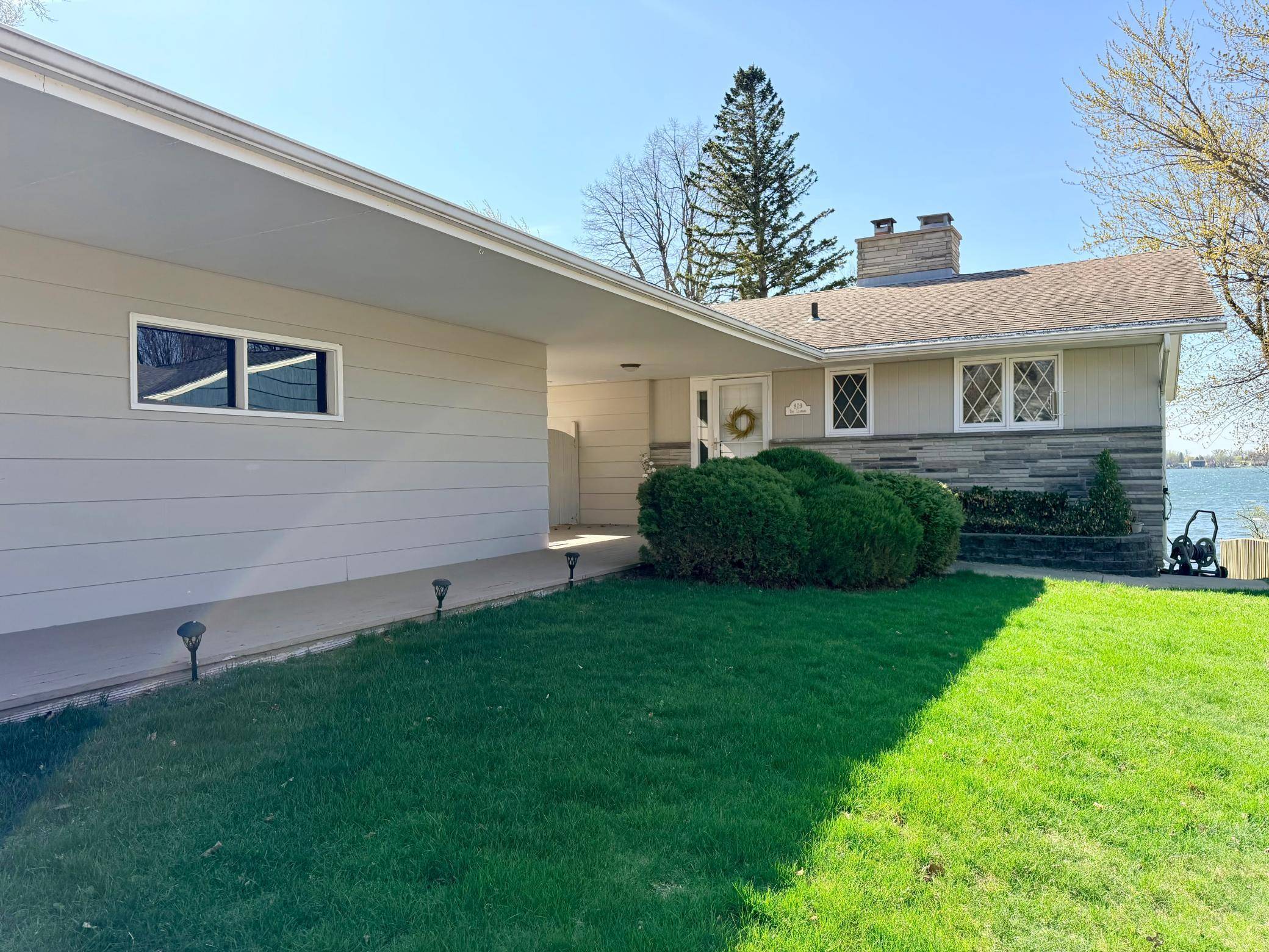 809 W Lake AVE, Worthington, MN 56187