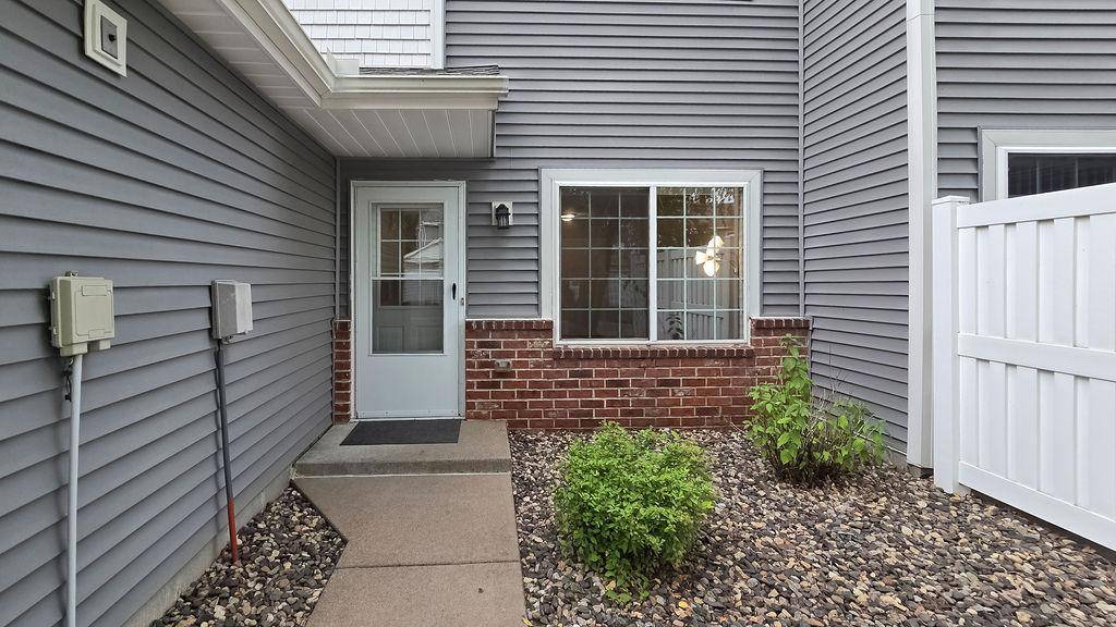2024 Gresham AVE N, Oakdale, MN 55128