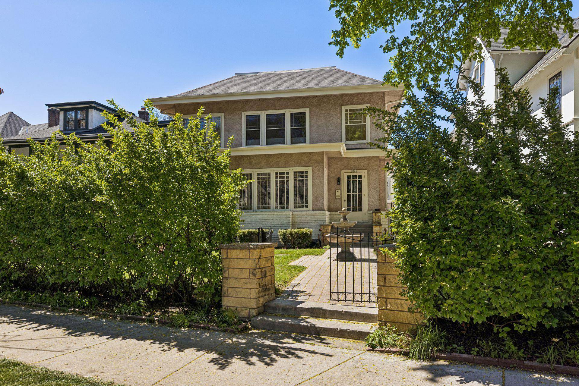 2304 Lake PL, Minneapolis, MN 55405