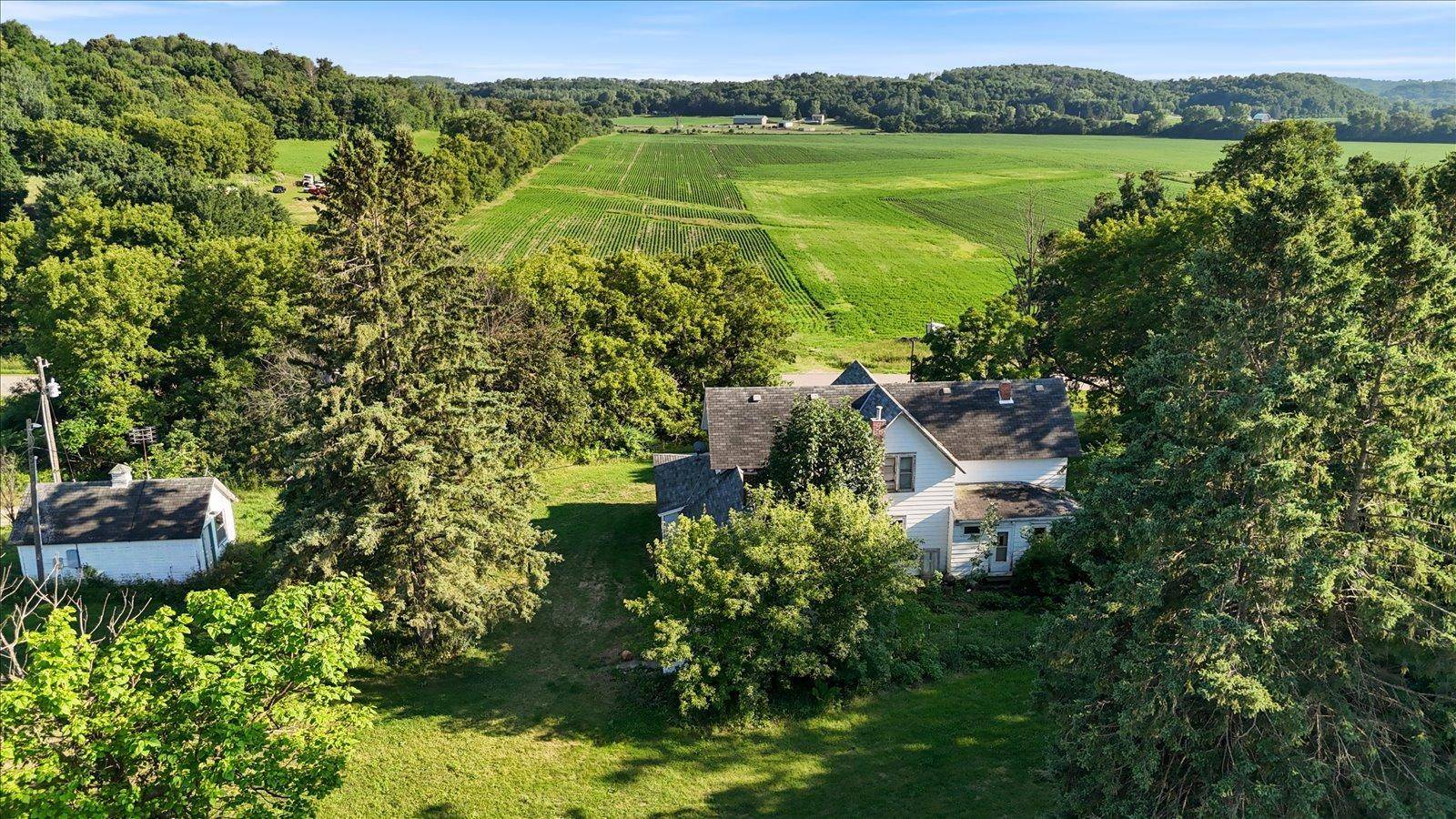 W6650 690th AVE, Beldenville, WI 54003