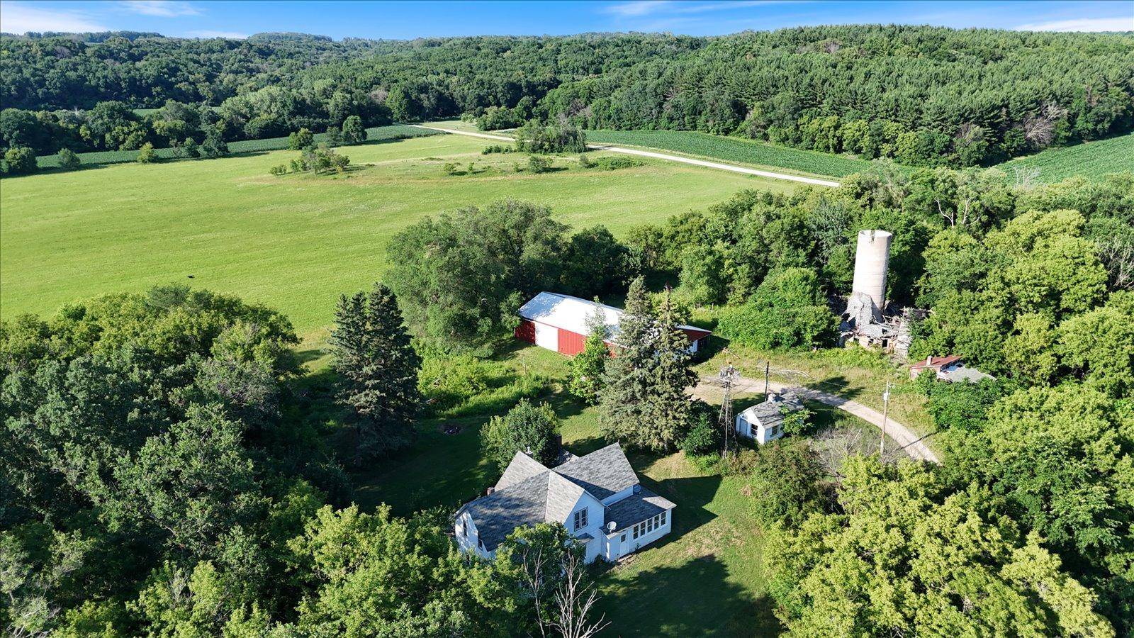 W6650 690th AVE, Beldenville, WI 54003