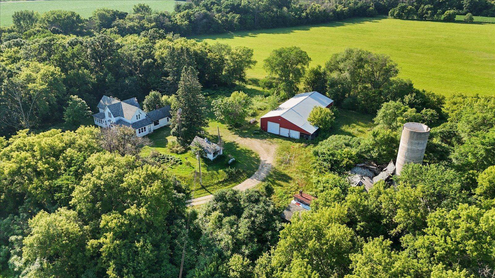 W6650 690th AVE, Beldenville, WI 54003