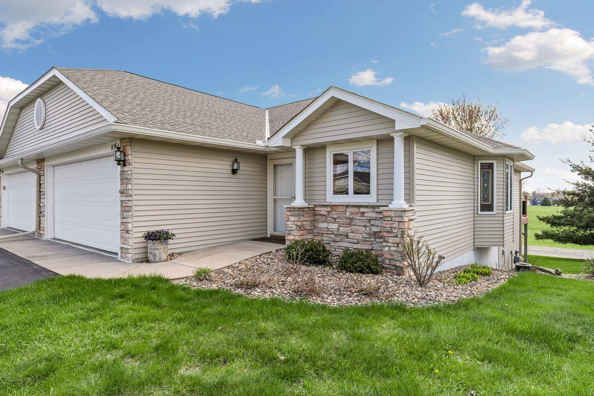 1136 Highpoint CT, New Richmond, WI 54017