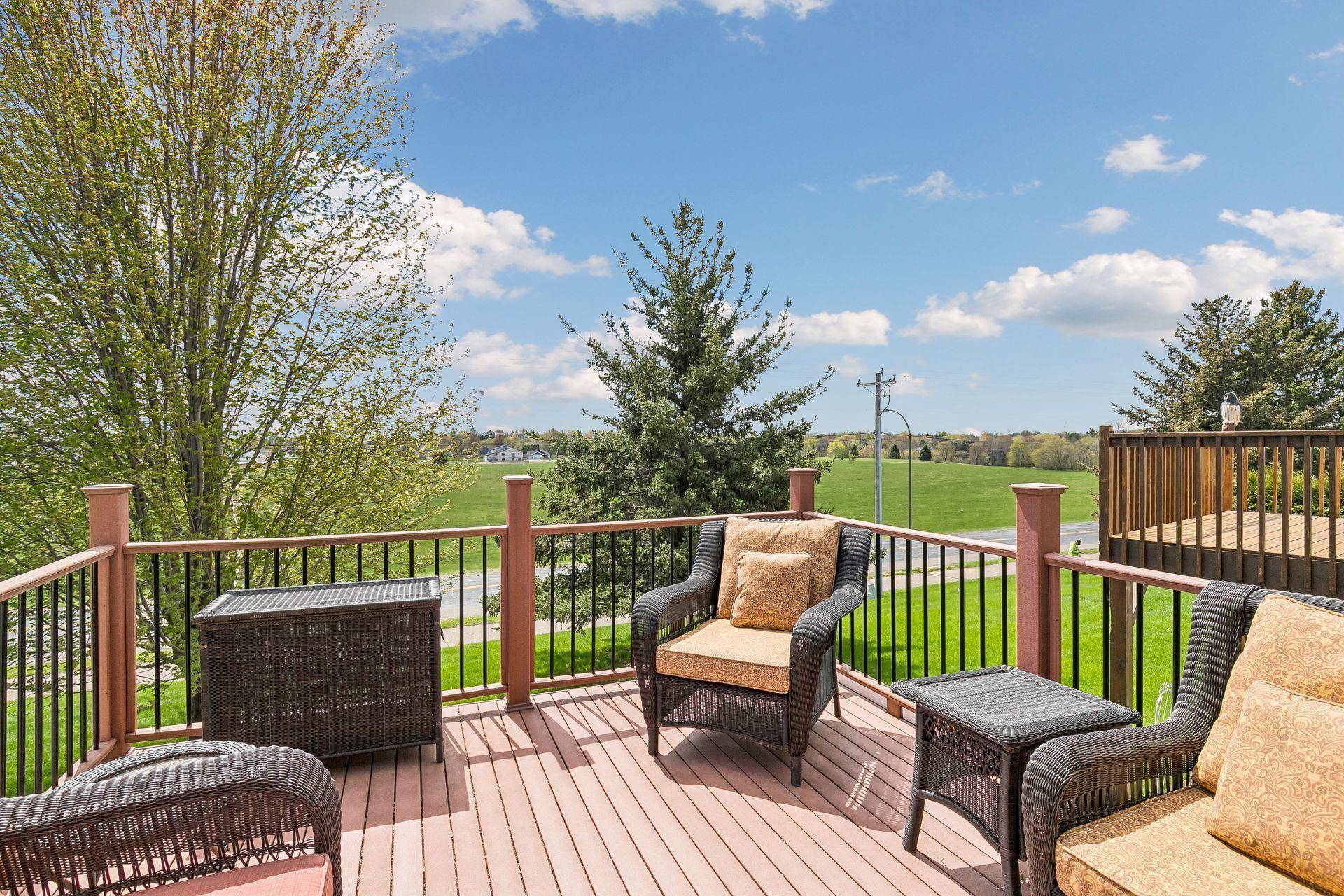 1136 Highpoint CT, New Richmond, WI 54017