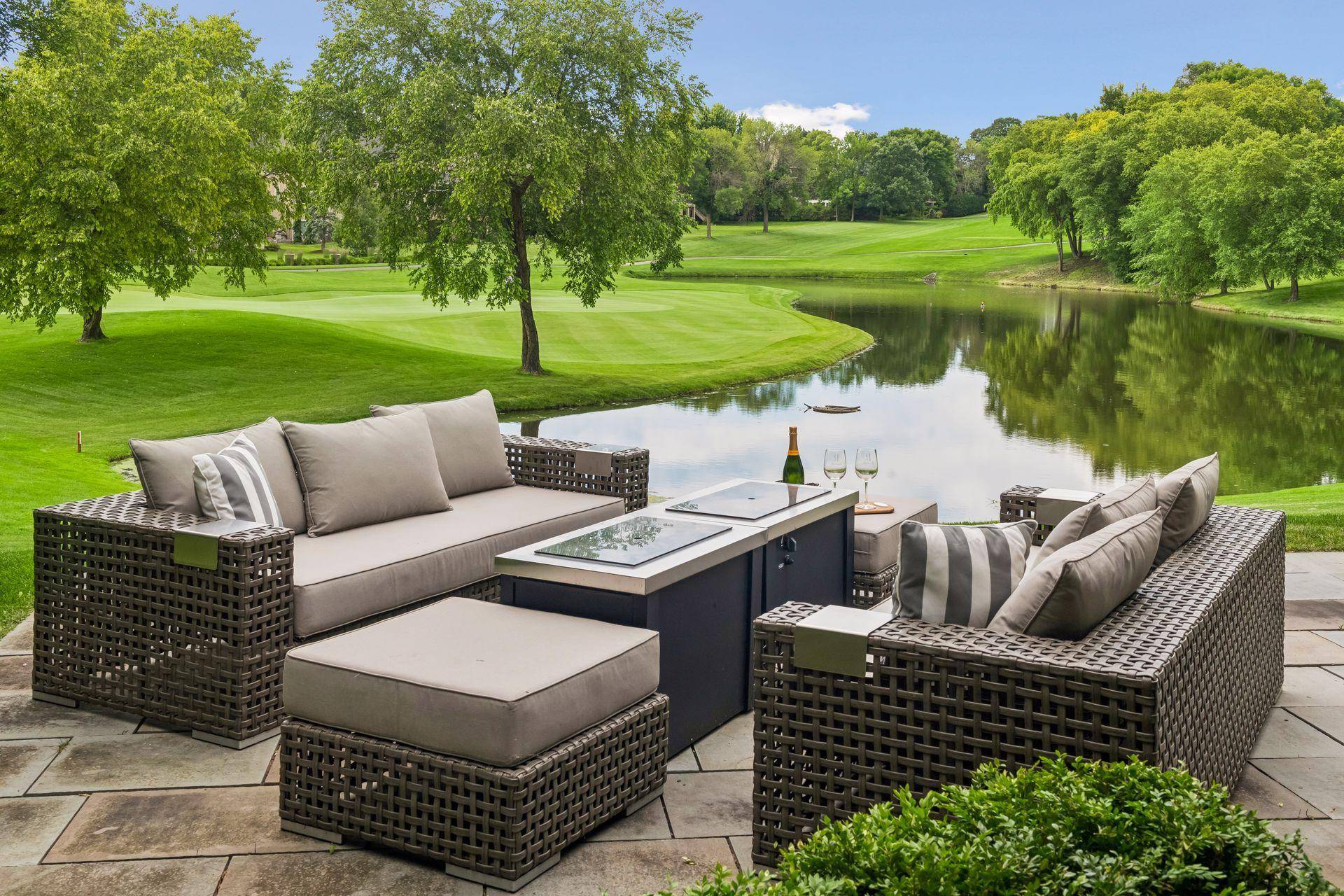 18394 Nicklaus WAY, Eden Prairie, MN 55347